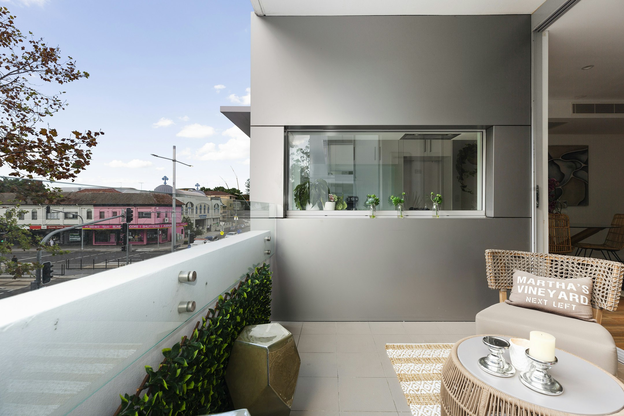 balcony