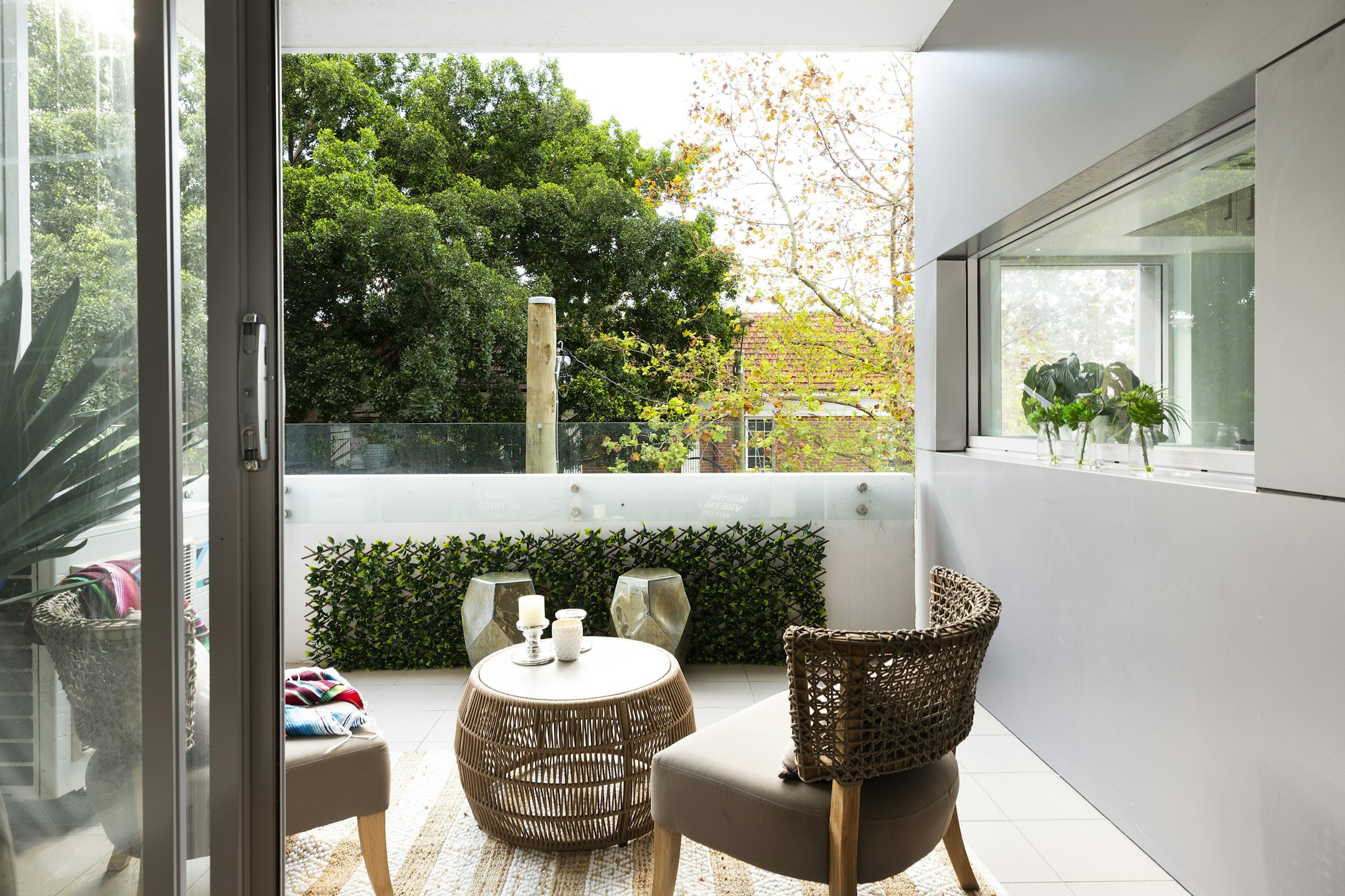 balcony