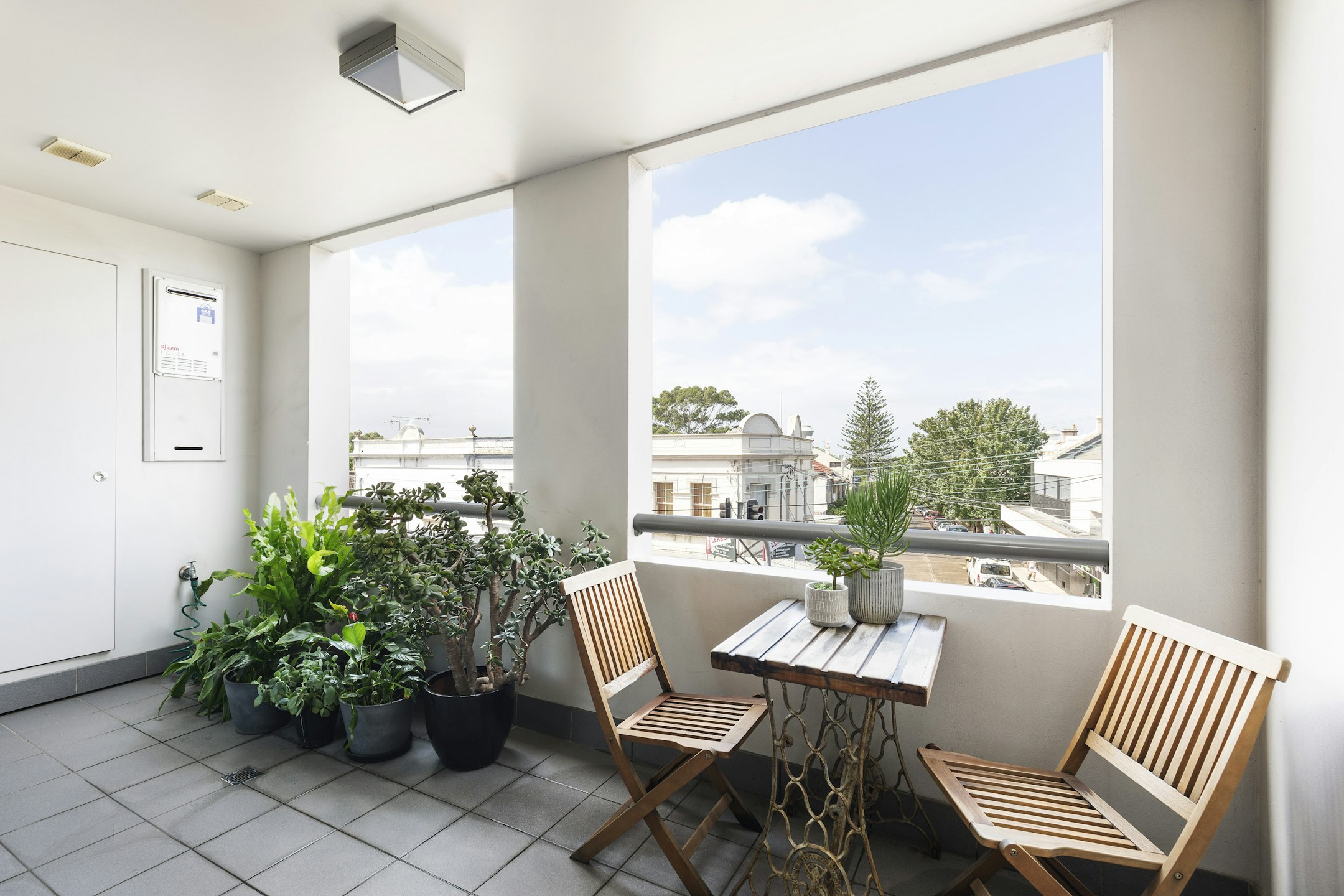 balcony