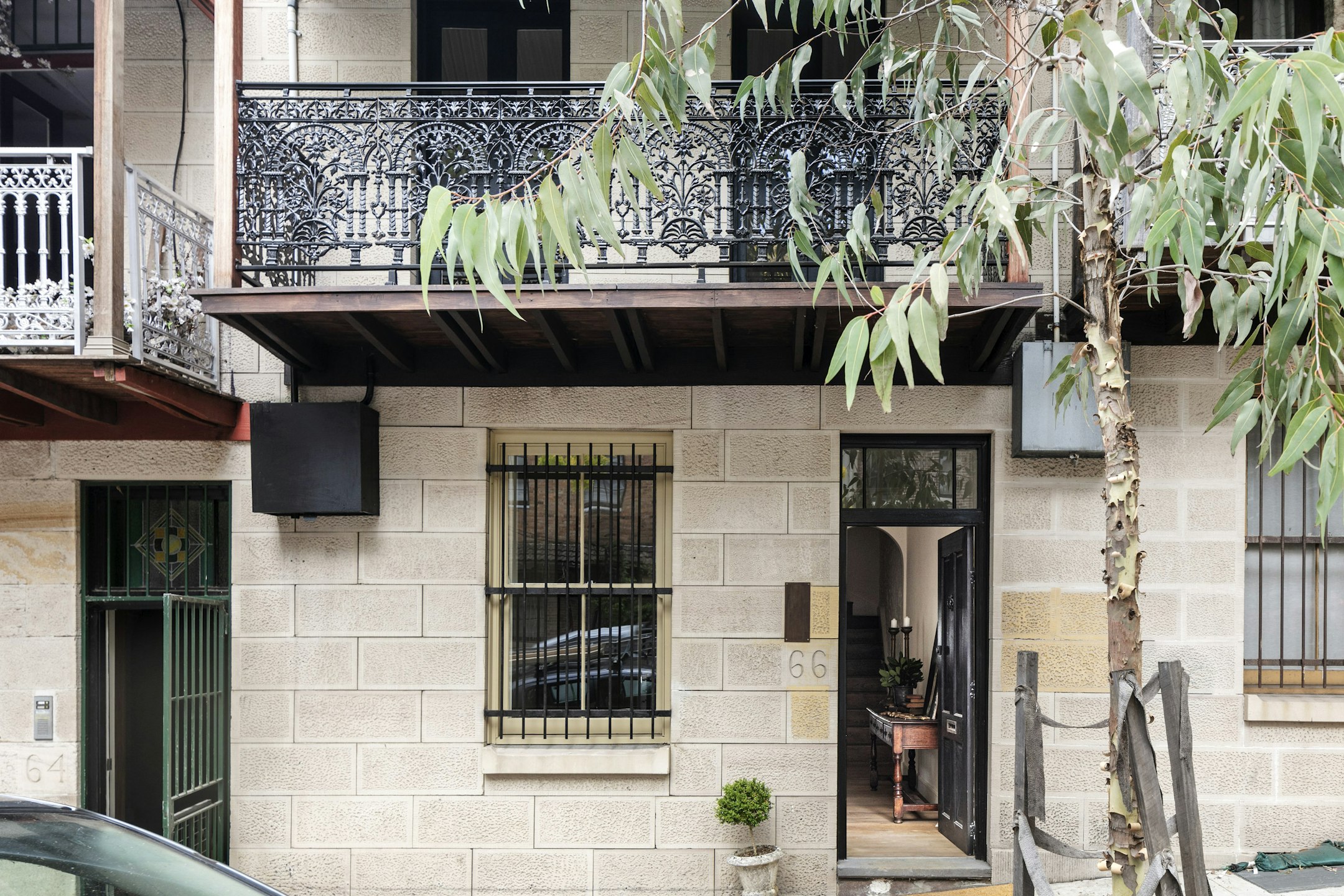 balcony