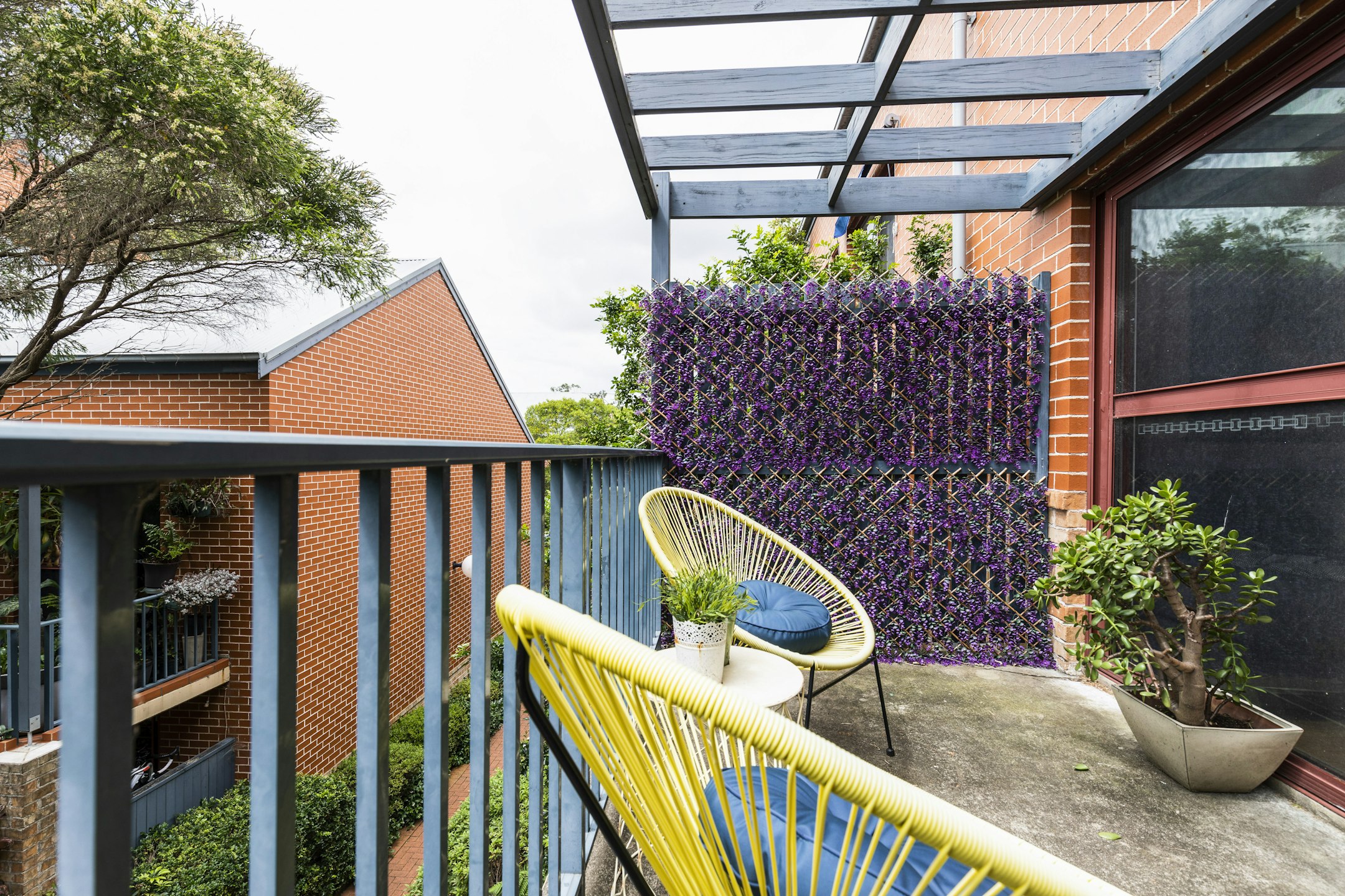 balcony