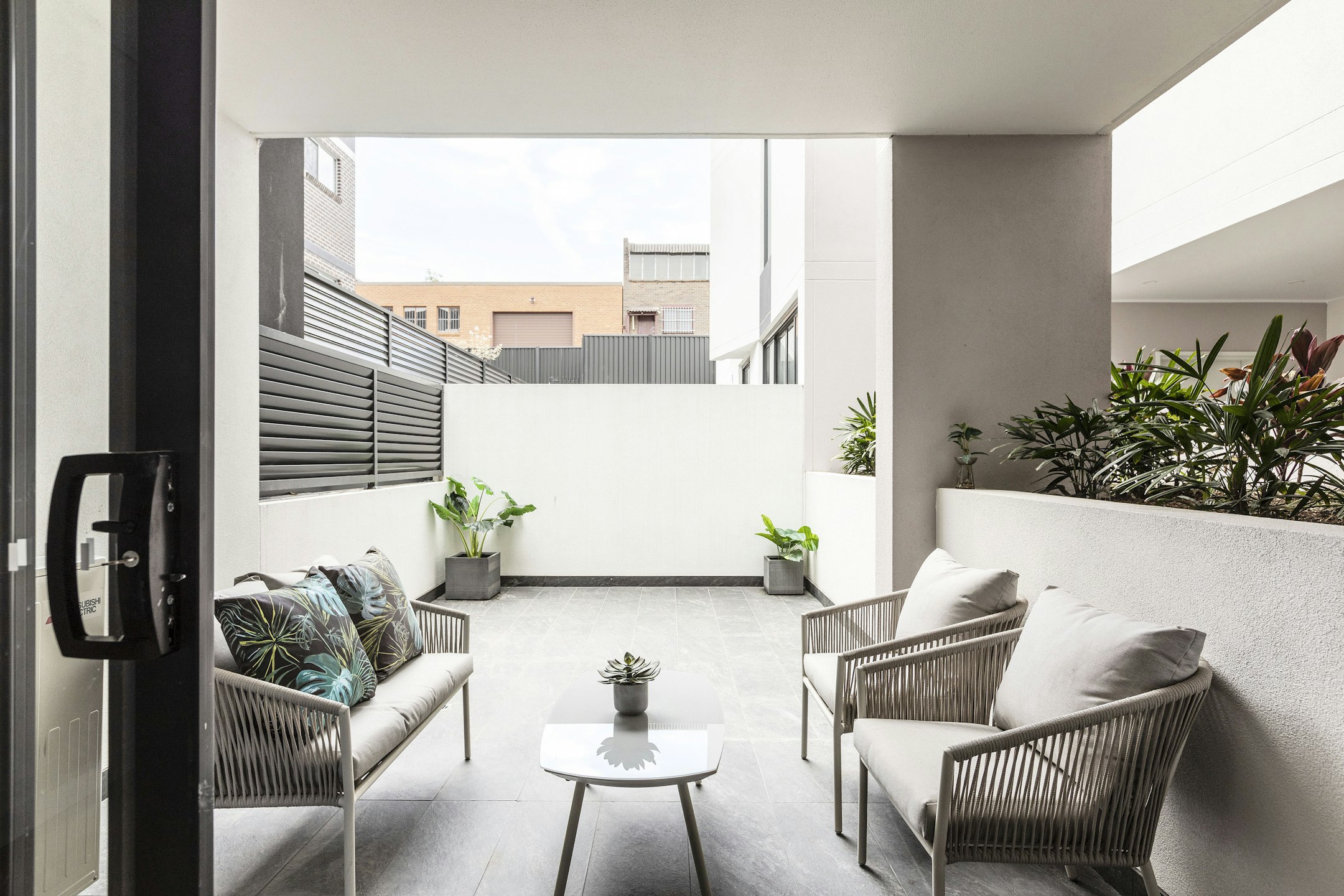 balcony