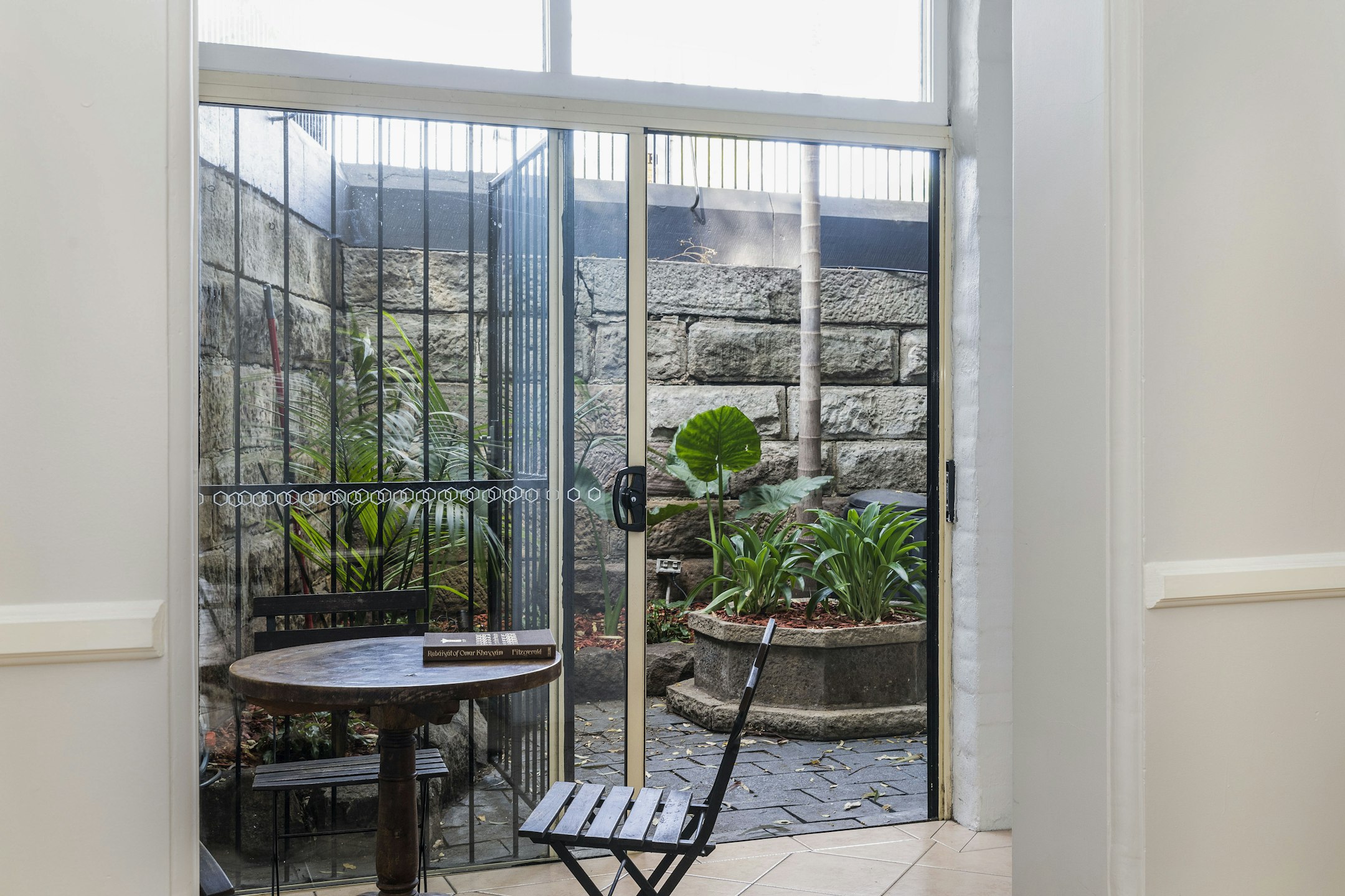 balcony