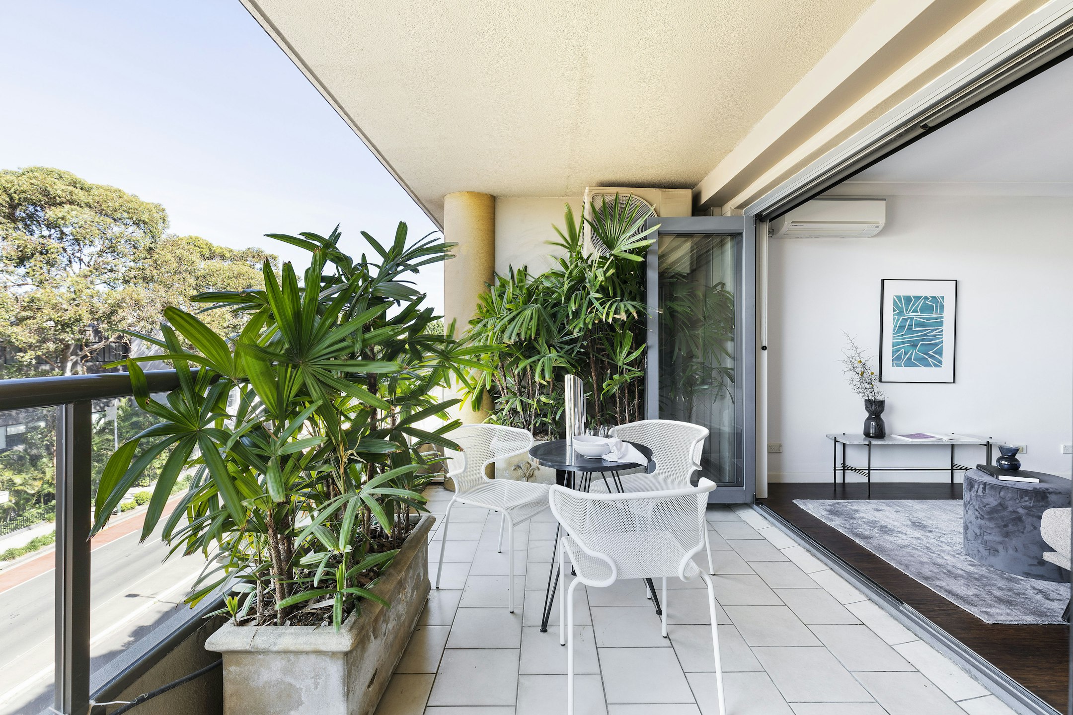 balcony