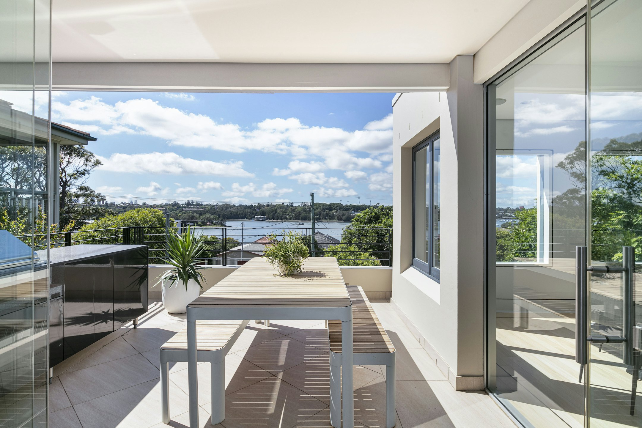 balcony