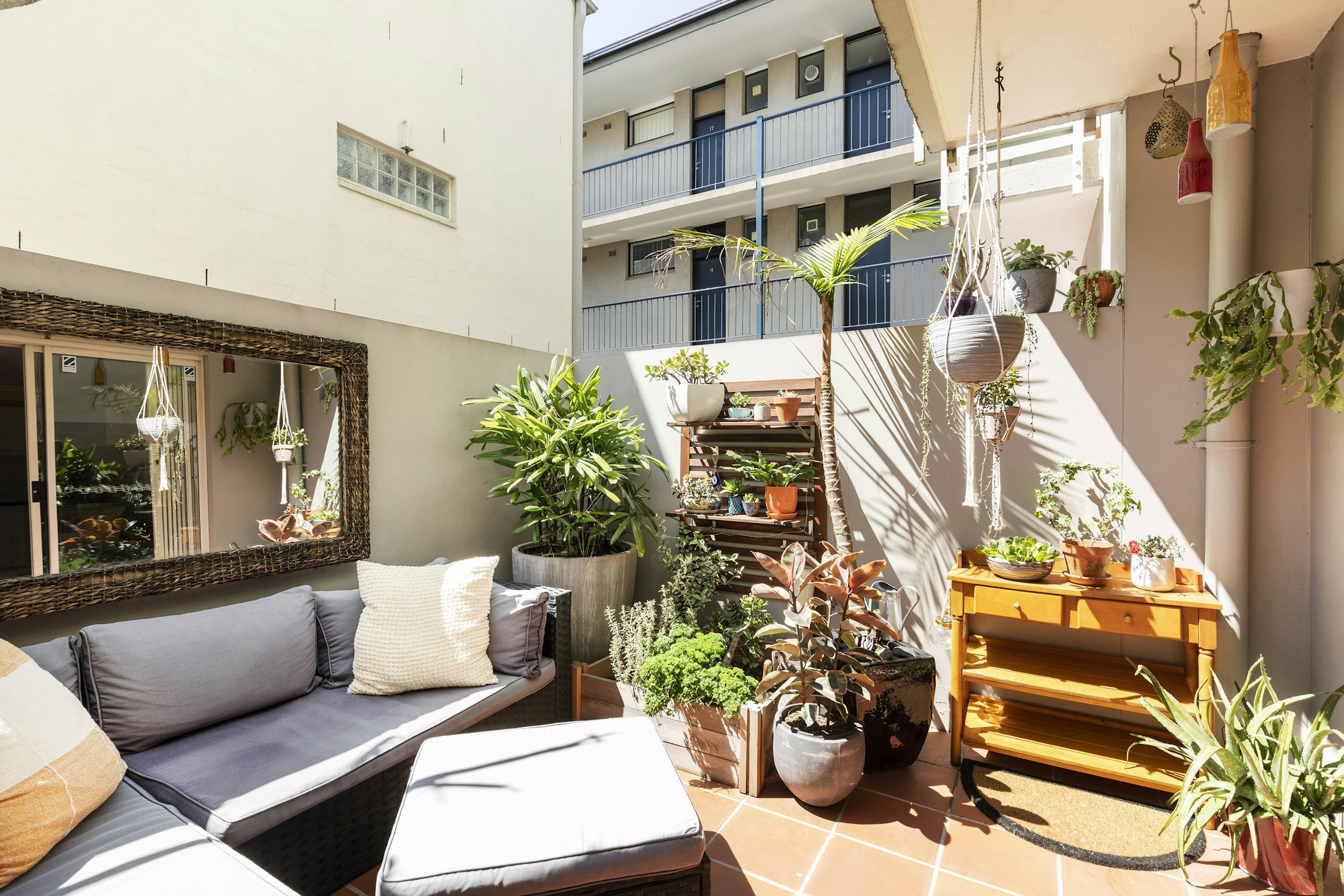 balcony