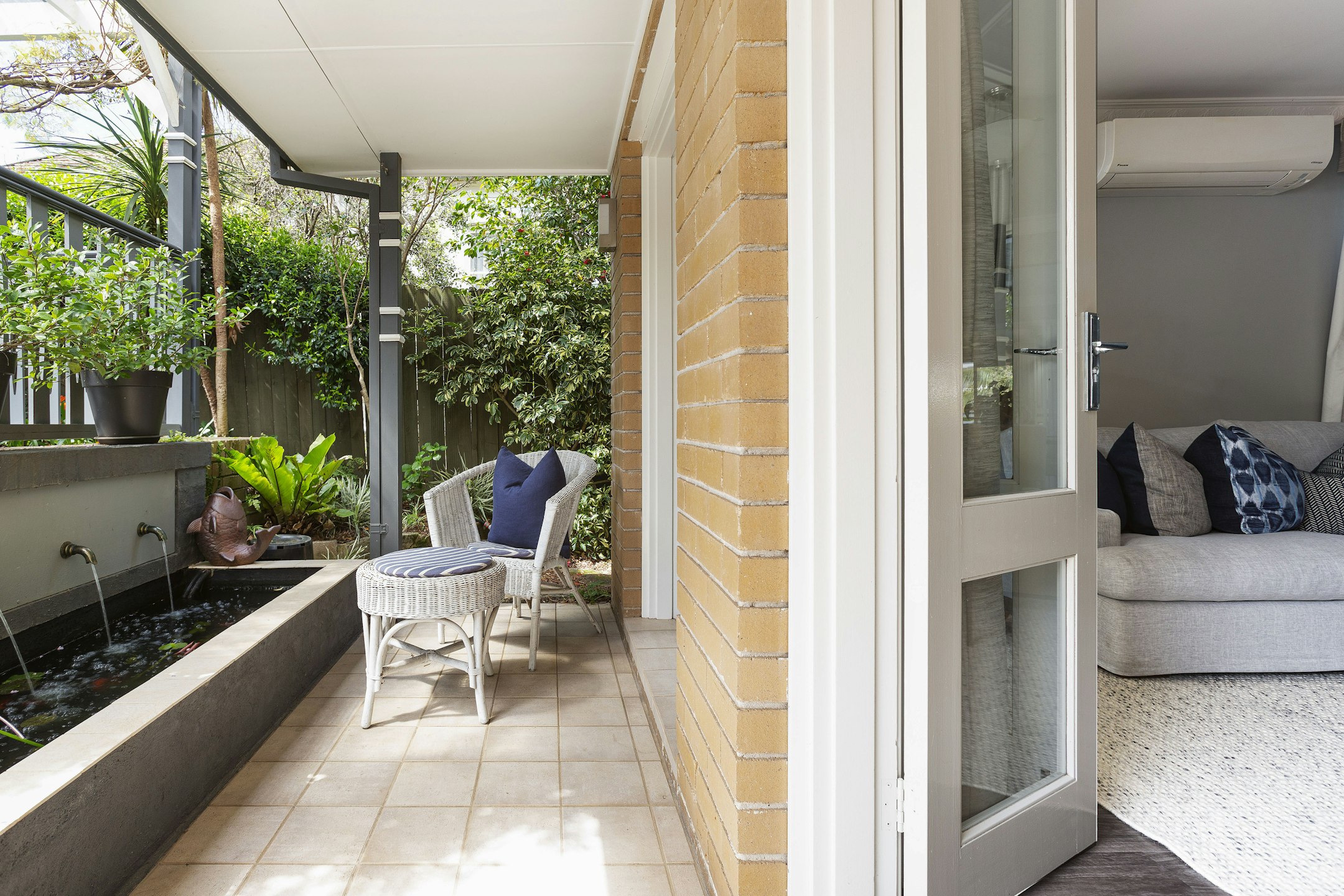 balcony