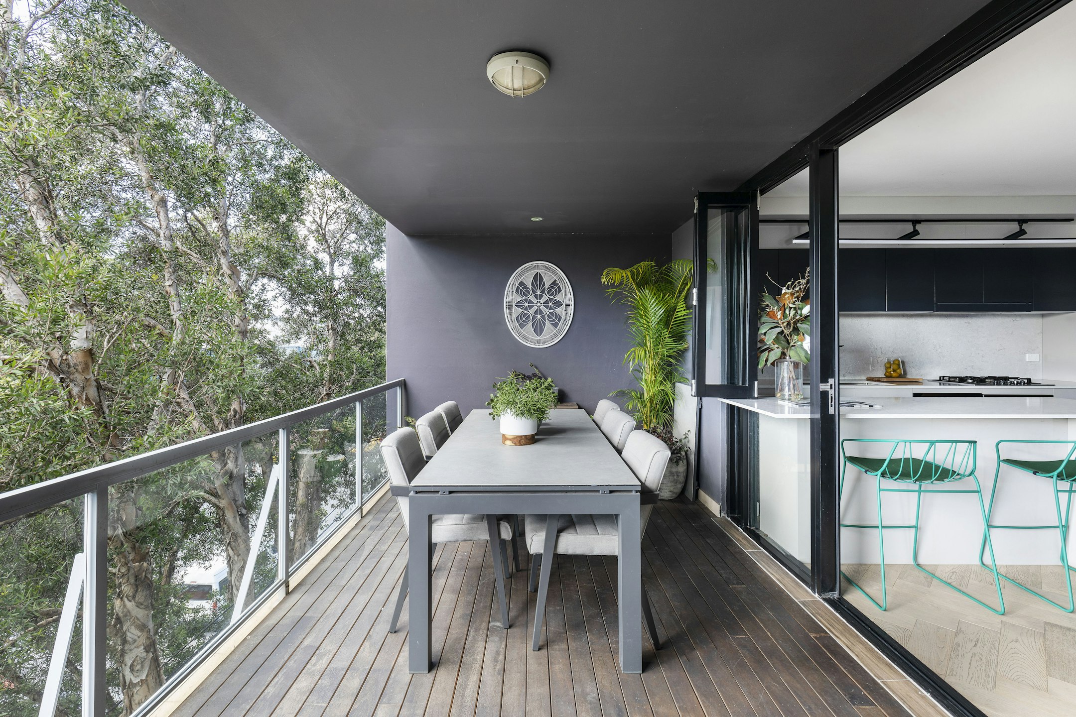 balcony