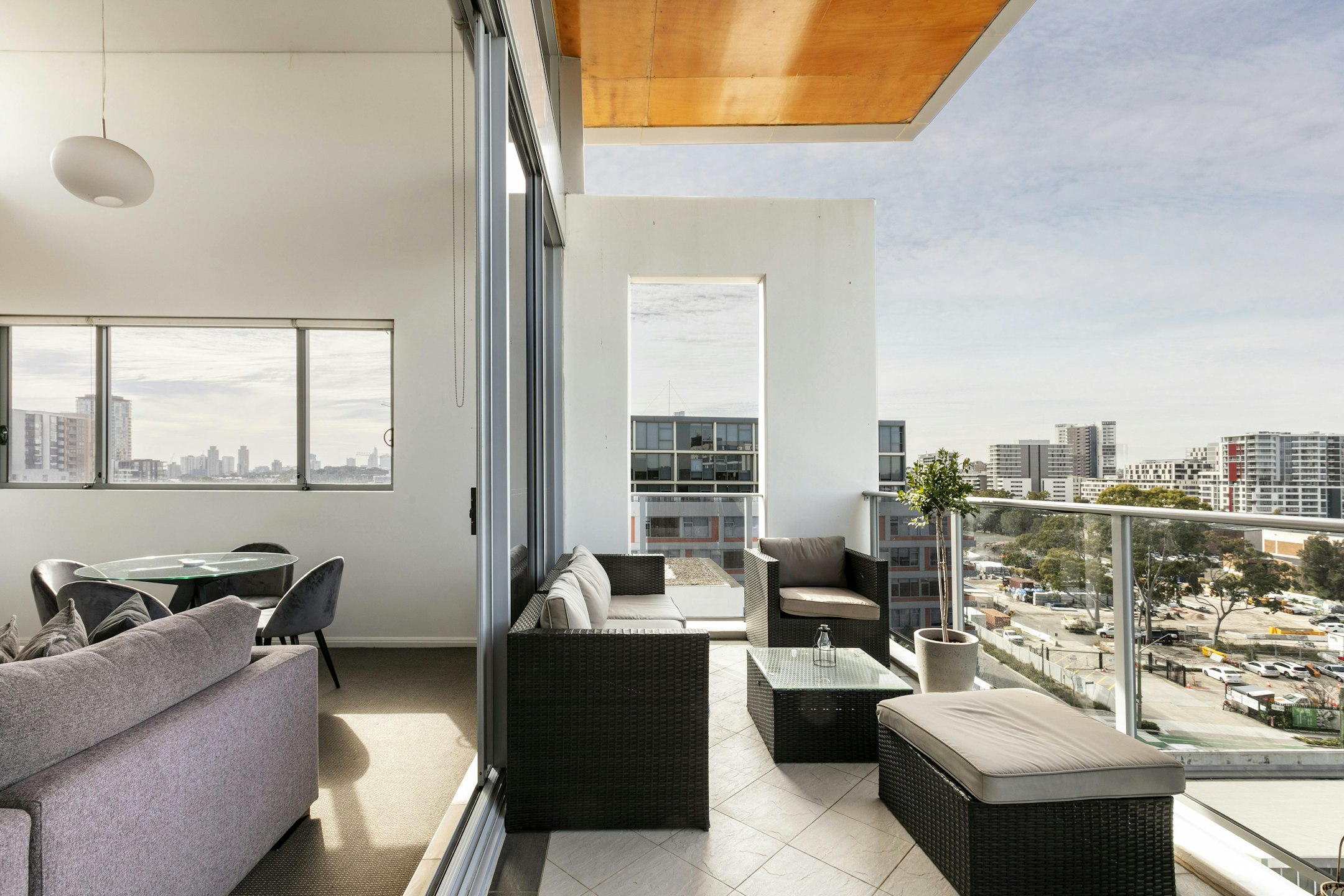 balcony