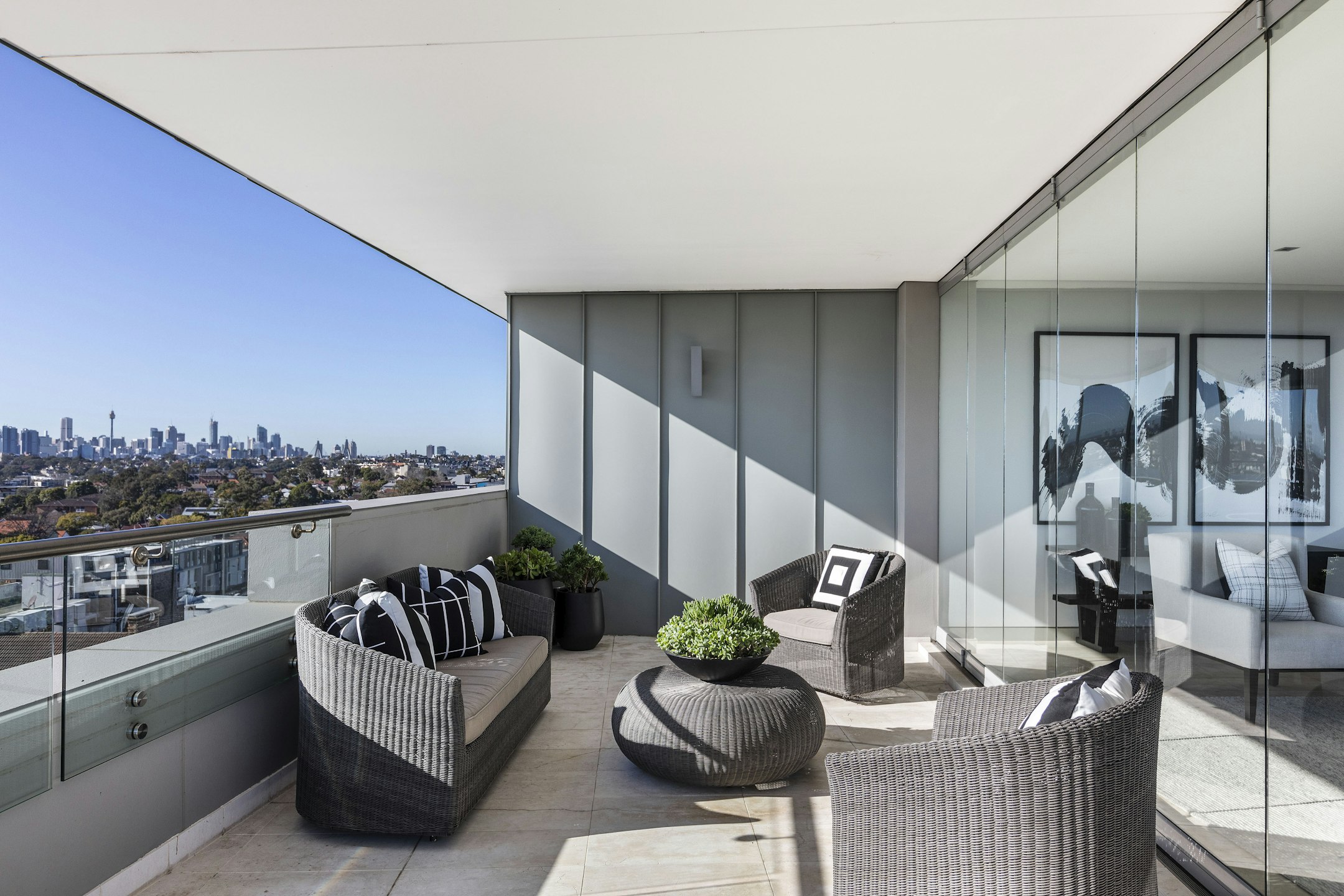 balcony