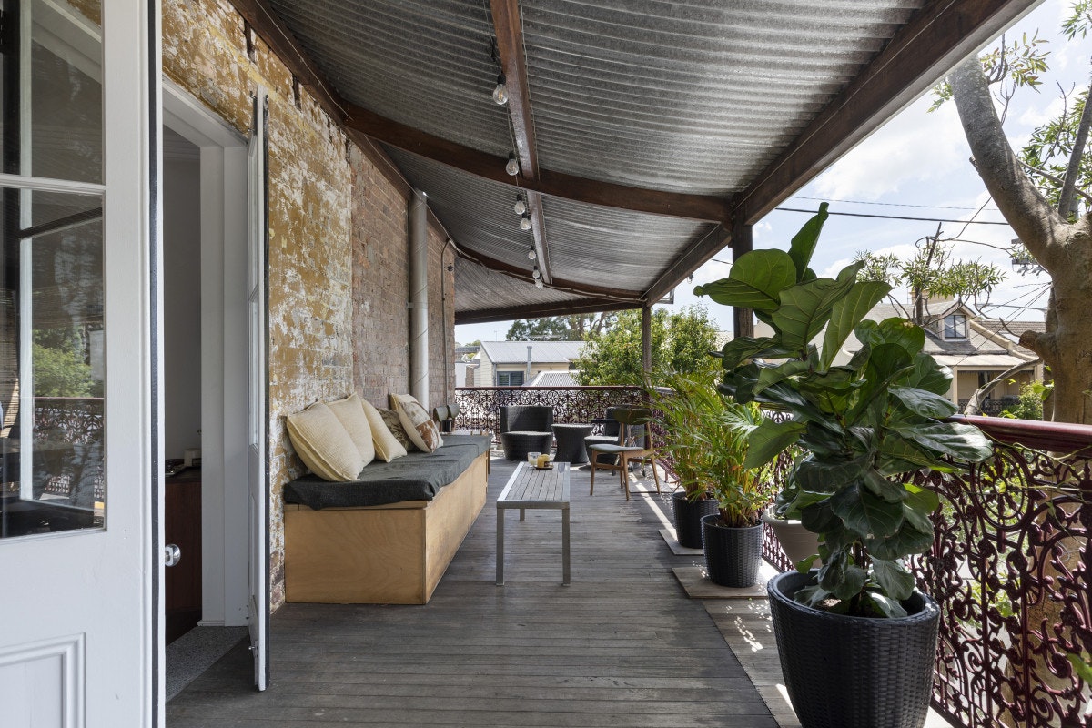 balcony