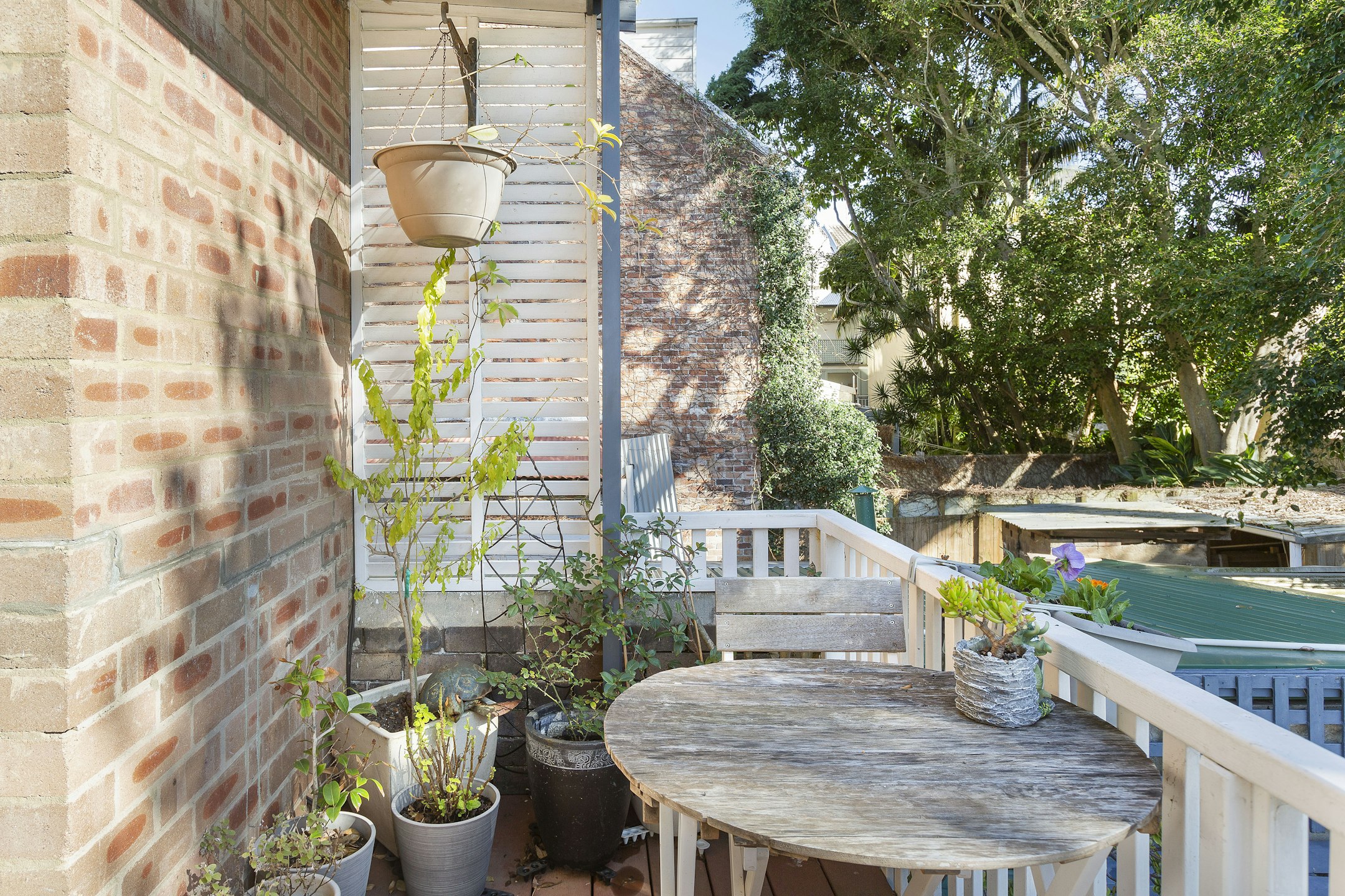 balcony