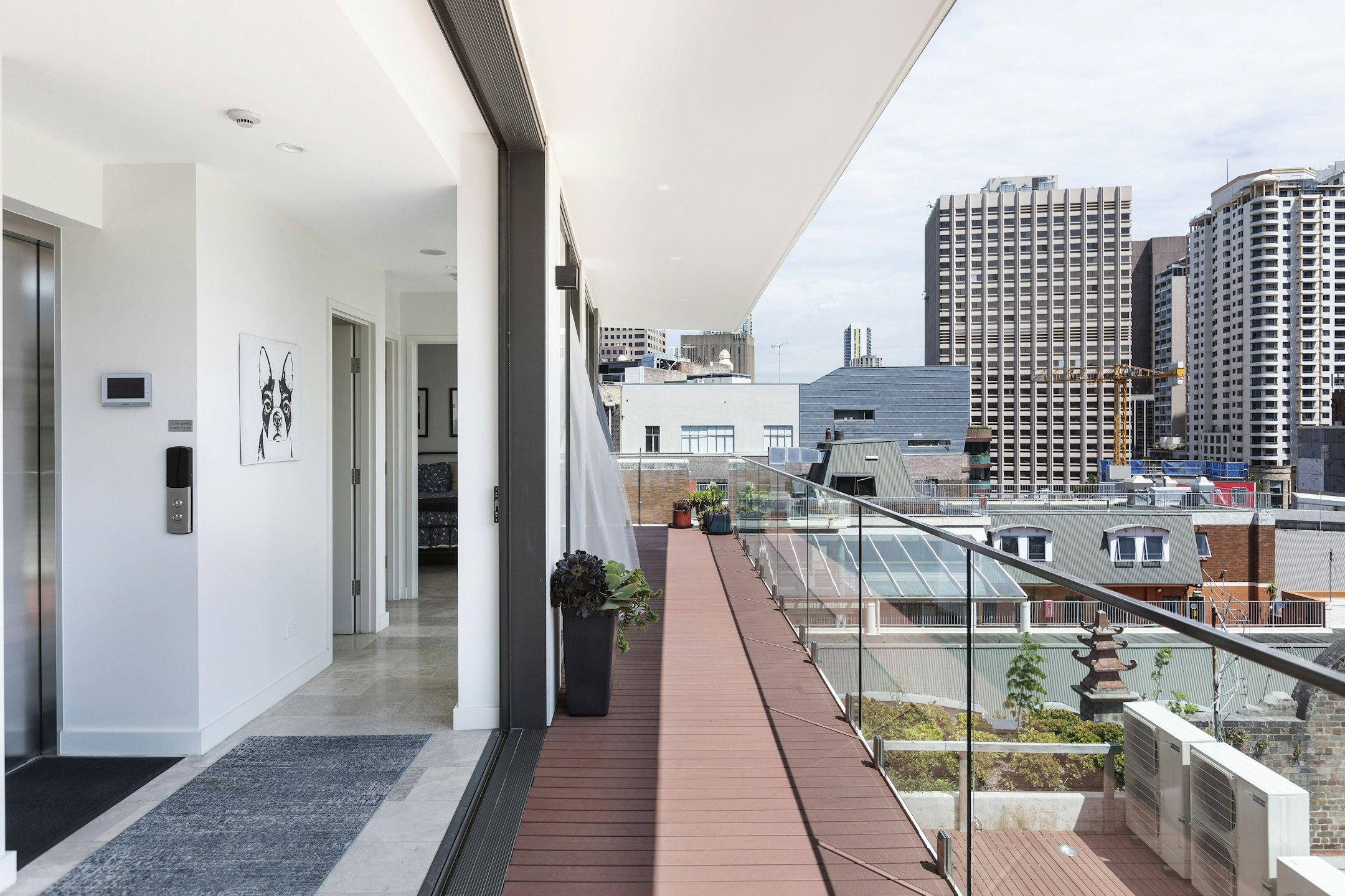 balcony