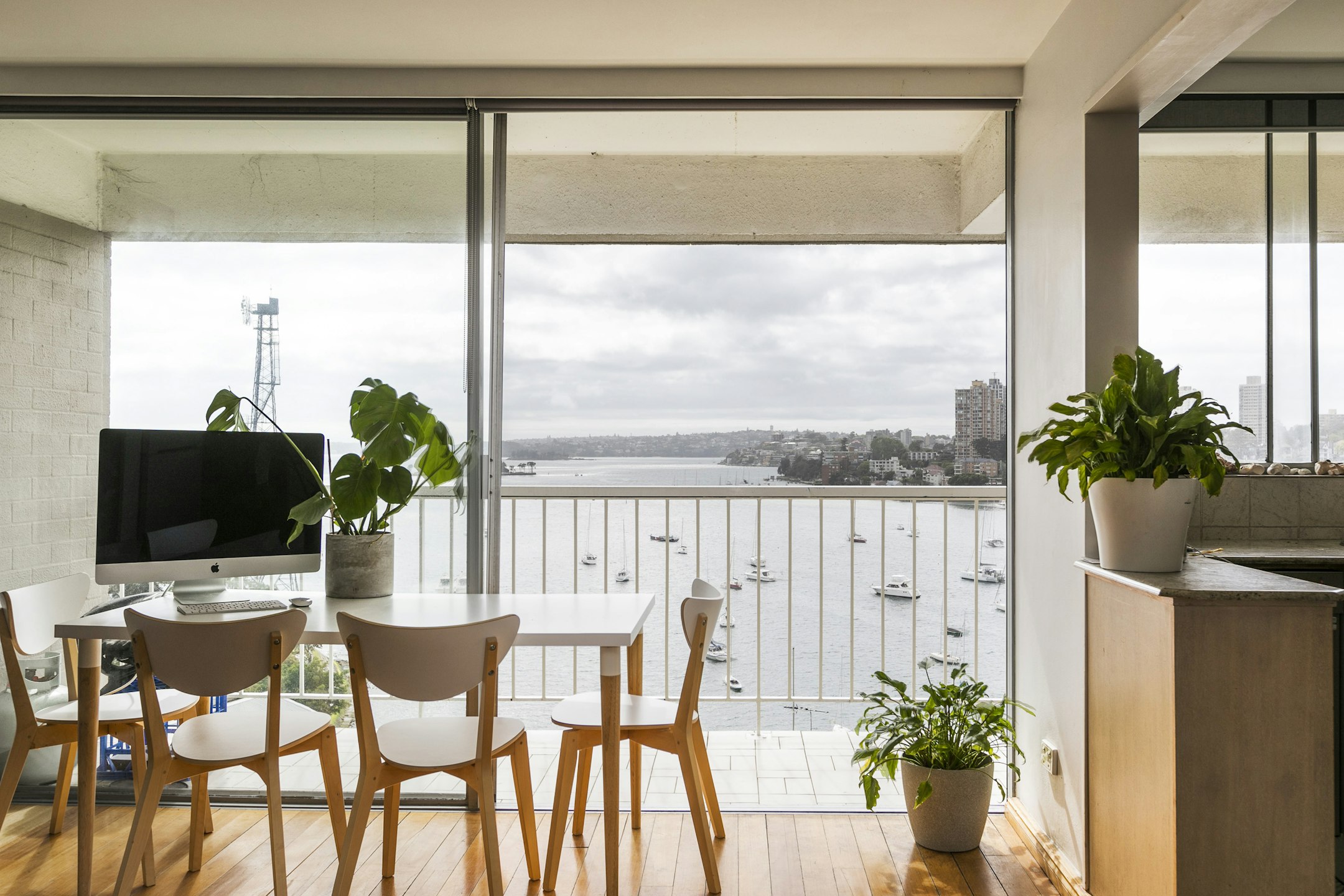 balcony