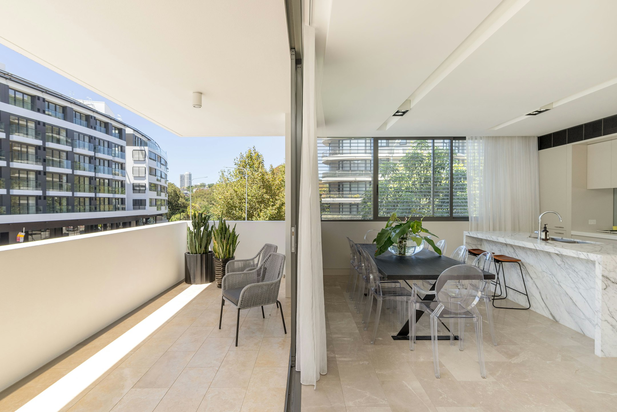 balcony