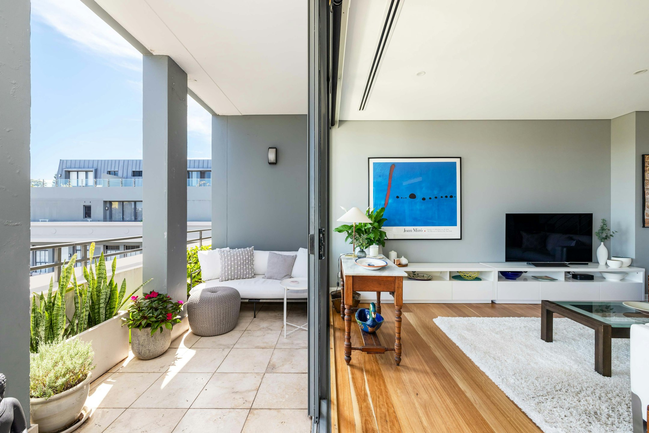 balcony
