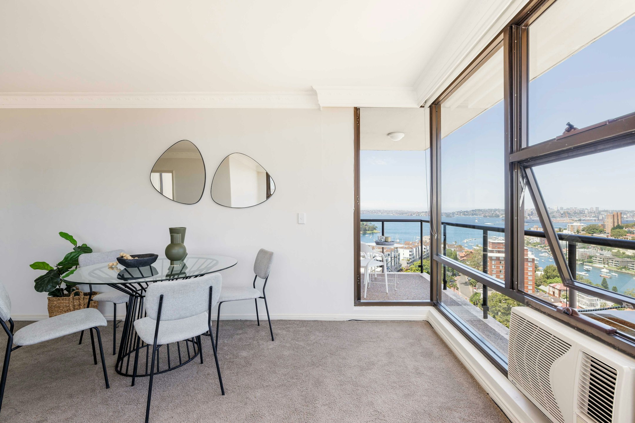 balcony