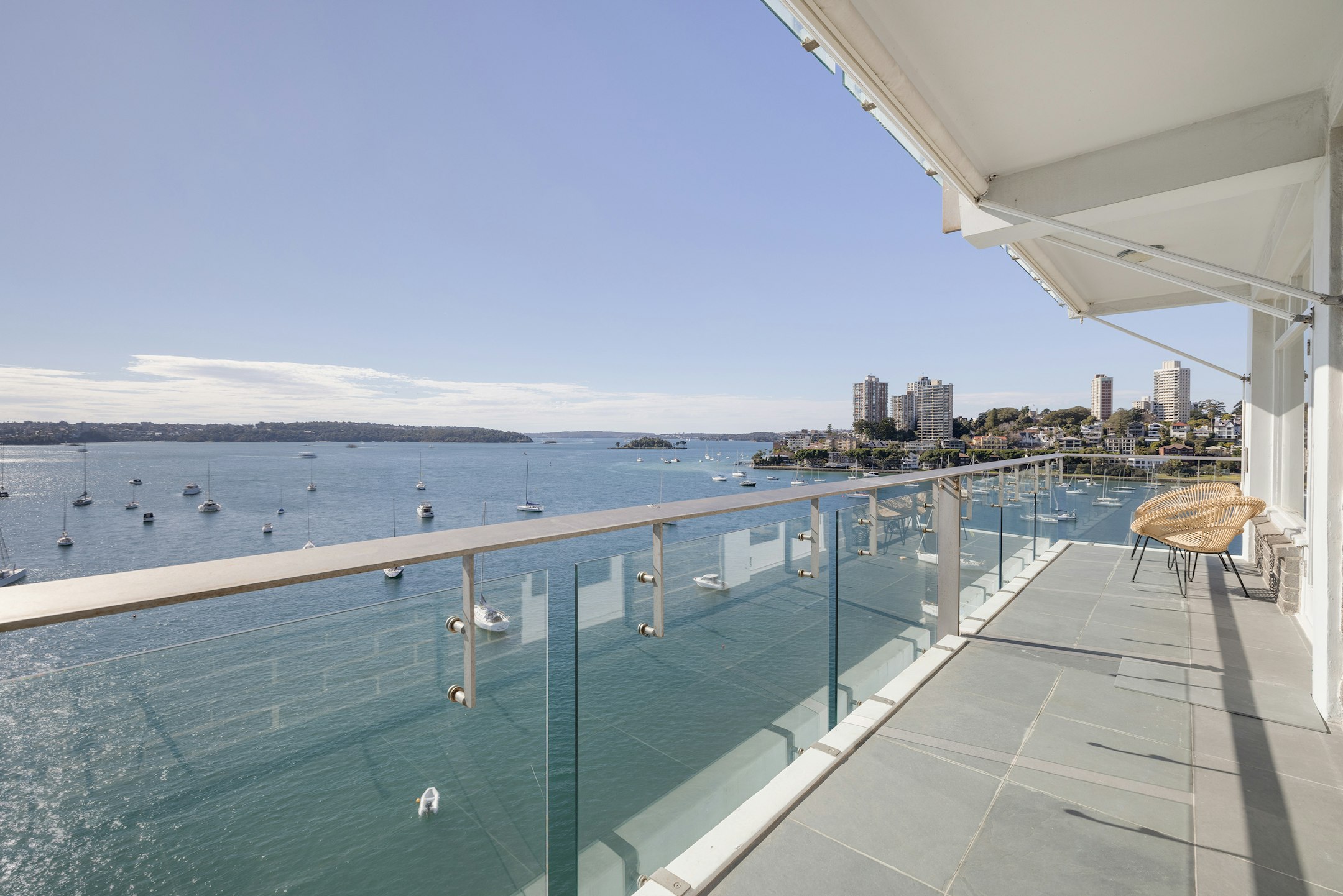 balcony