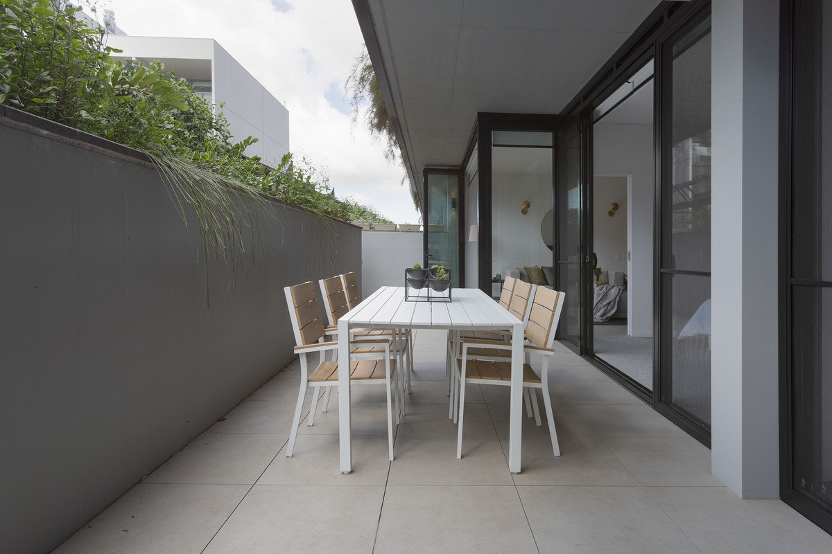 balcony
