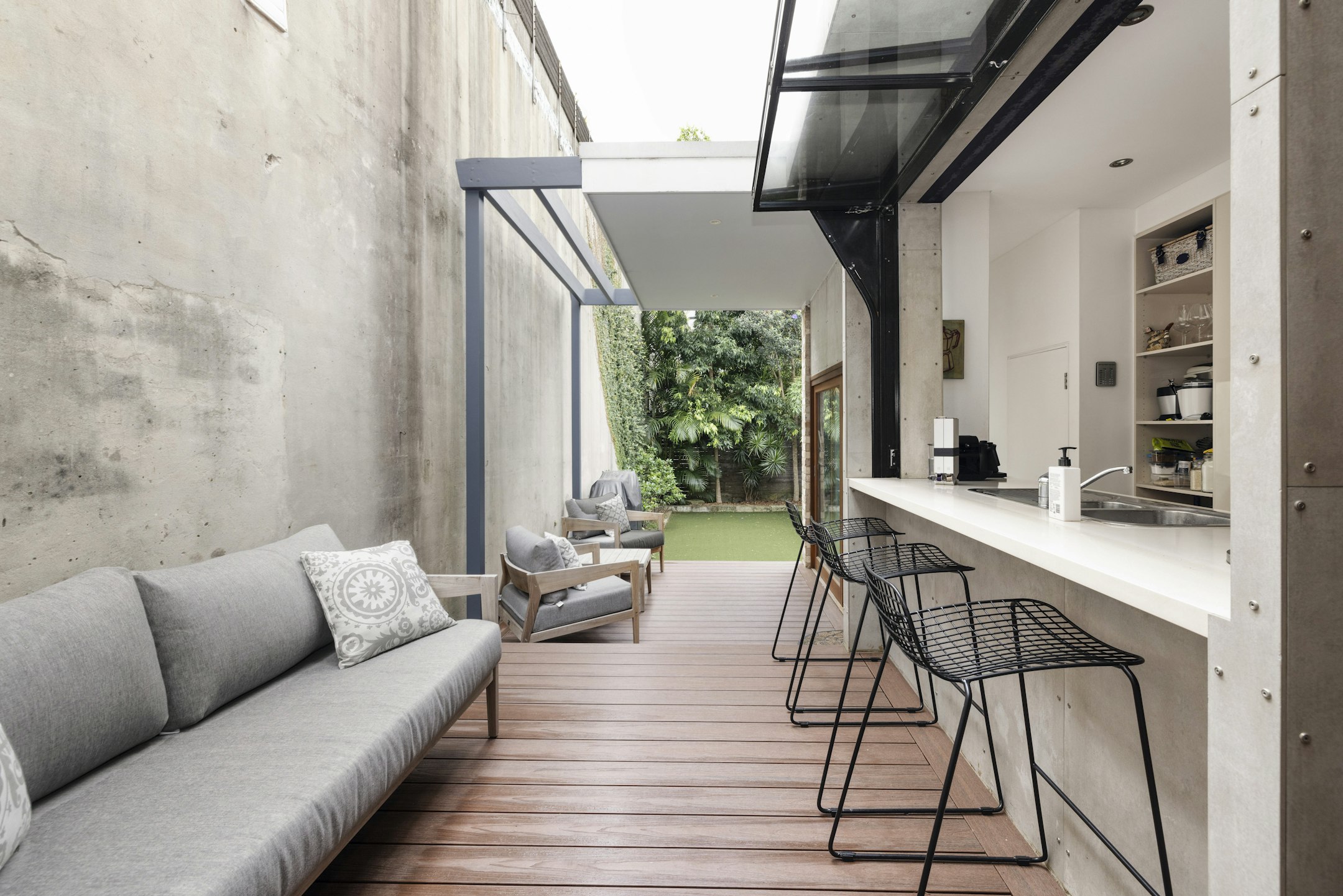 balcony