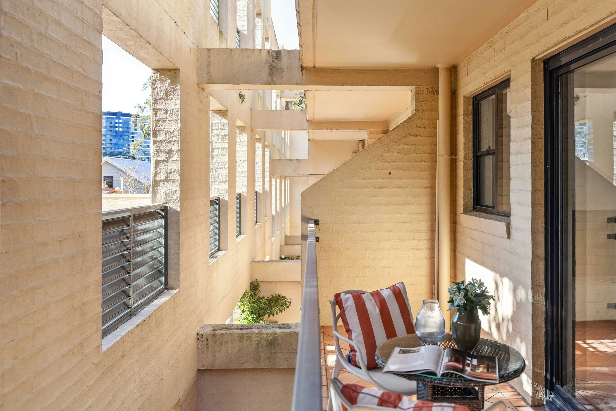 balcony