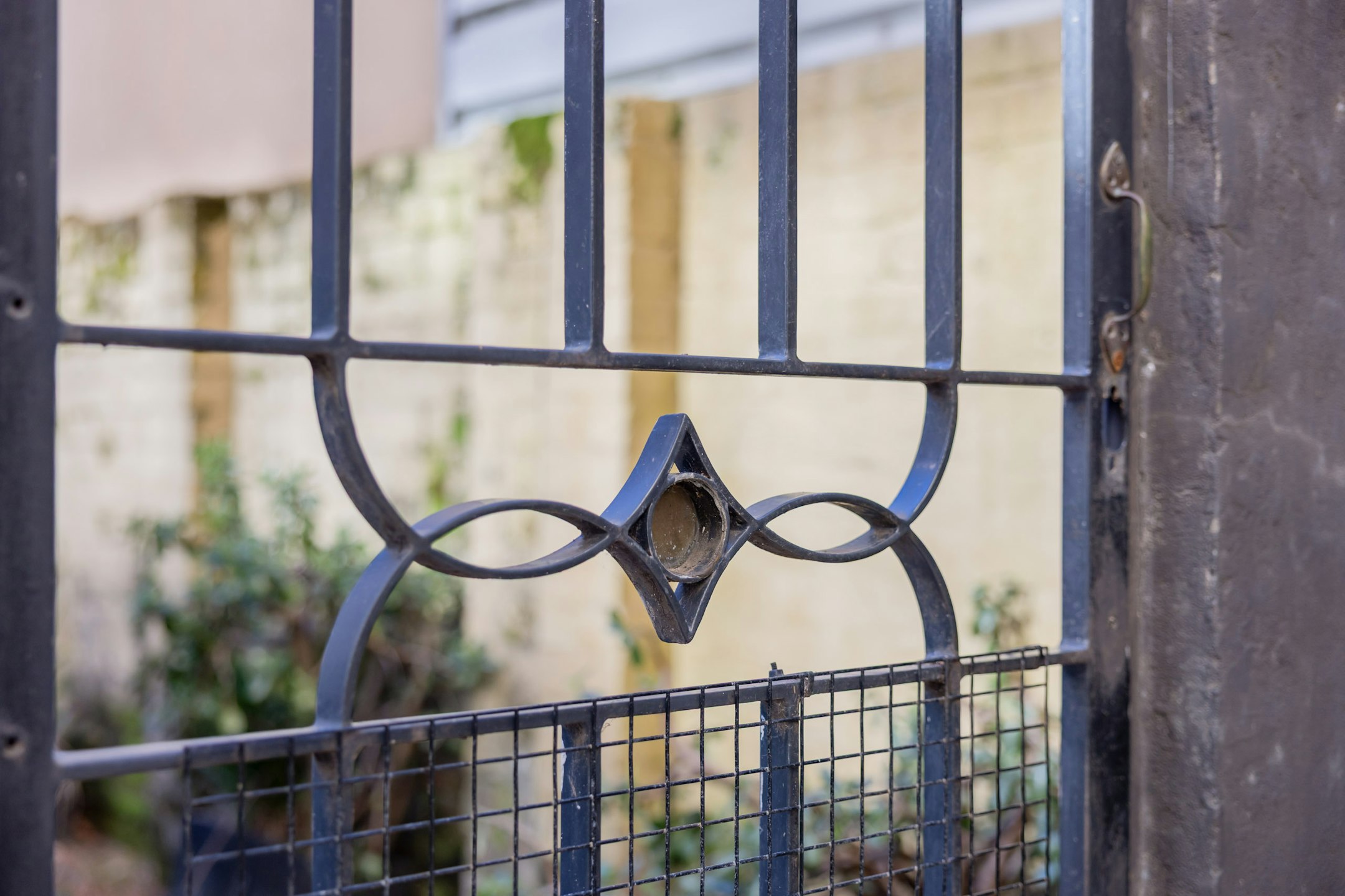 gate
