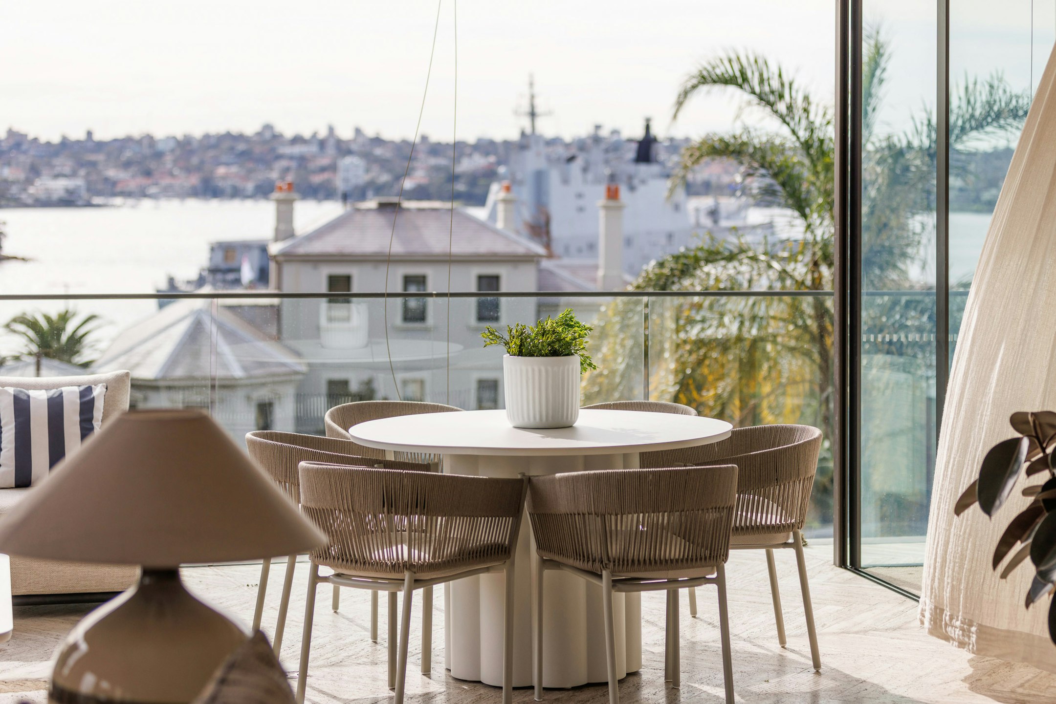balcony