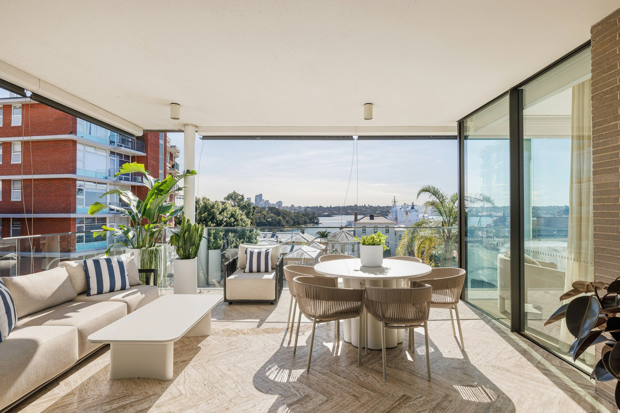 balcony