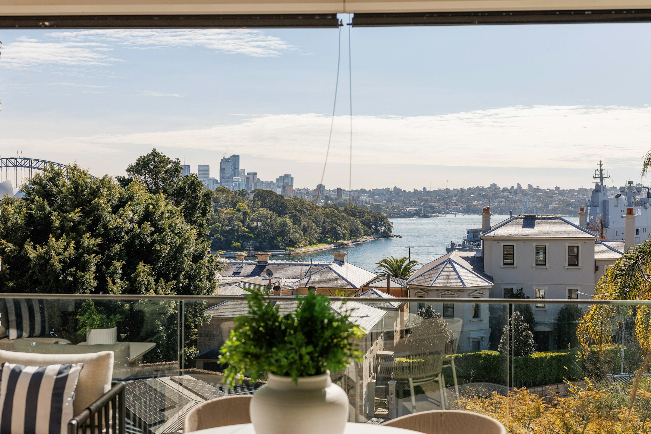 balcony