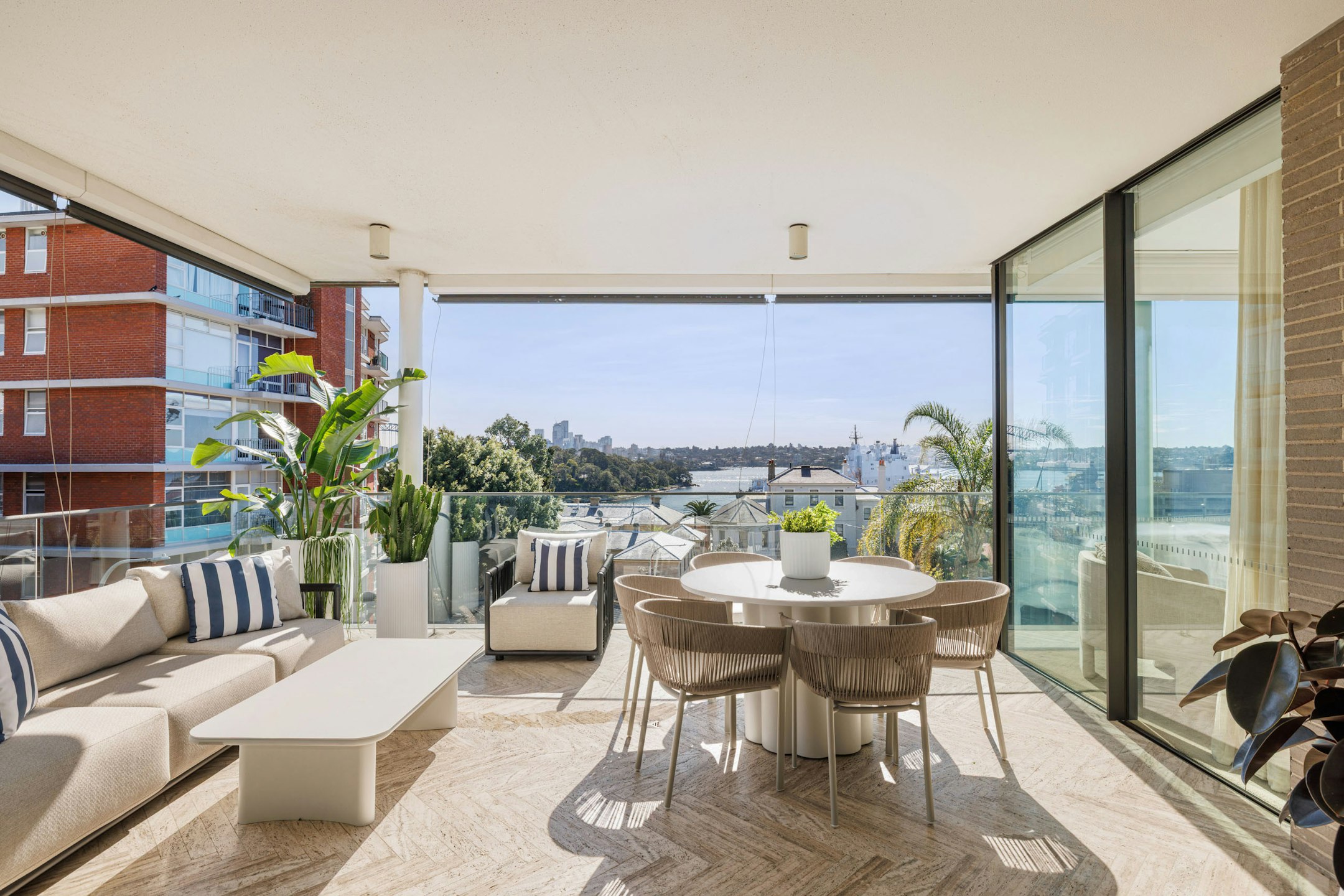 balcony