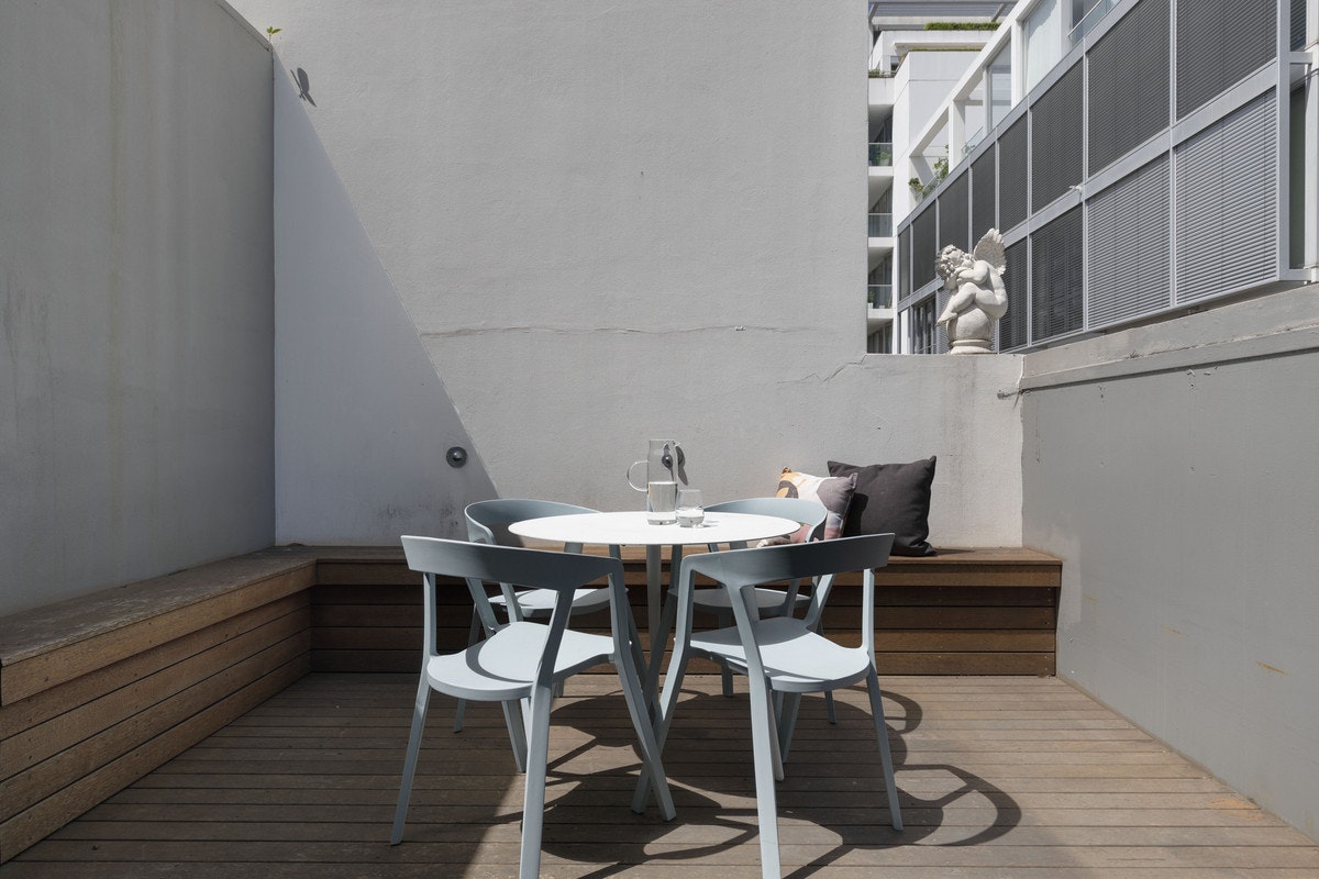 balcony