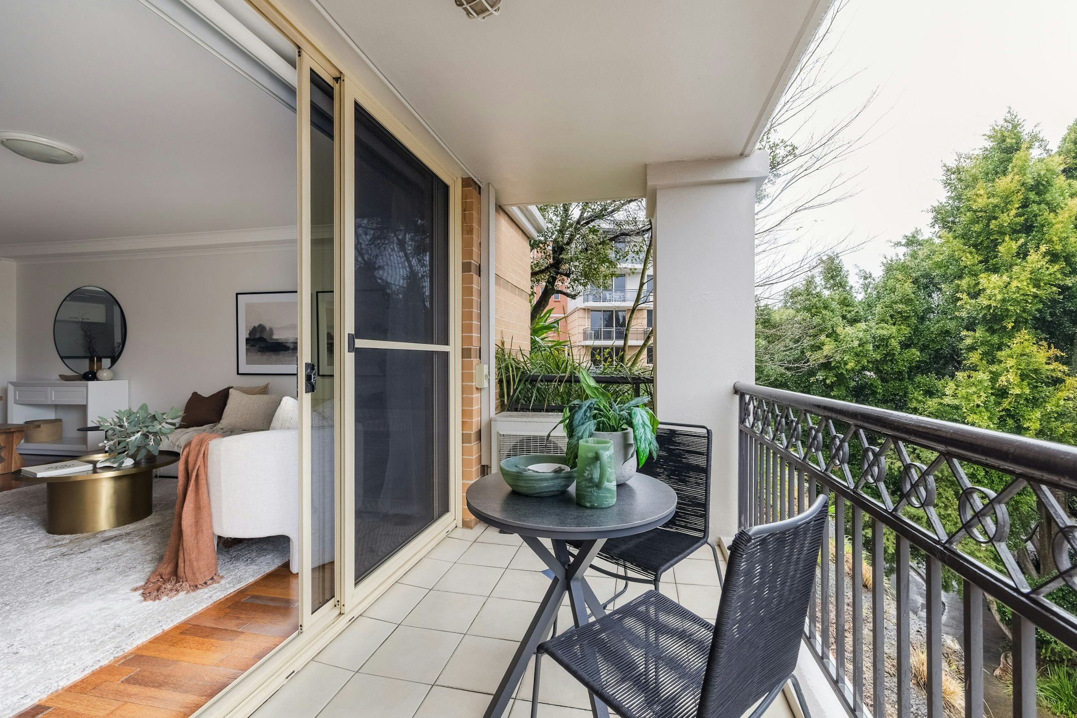 balcony