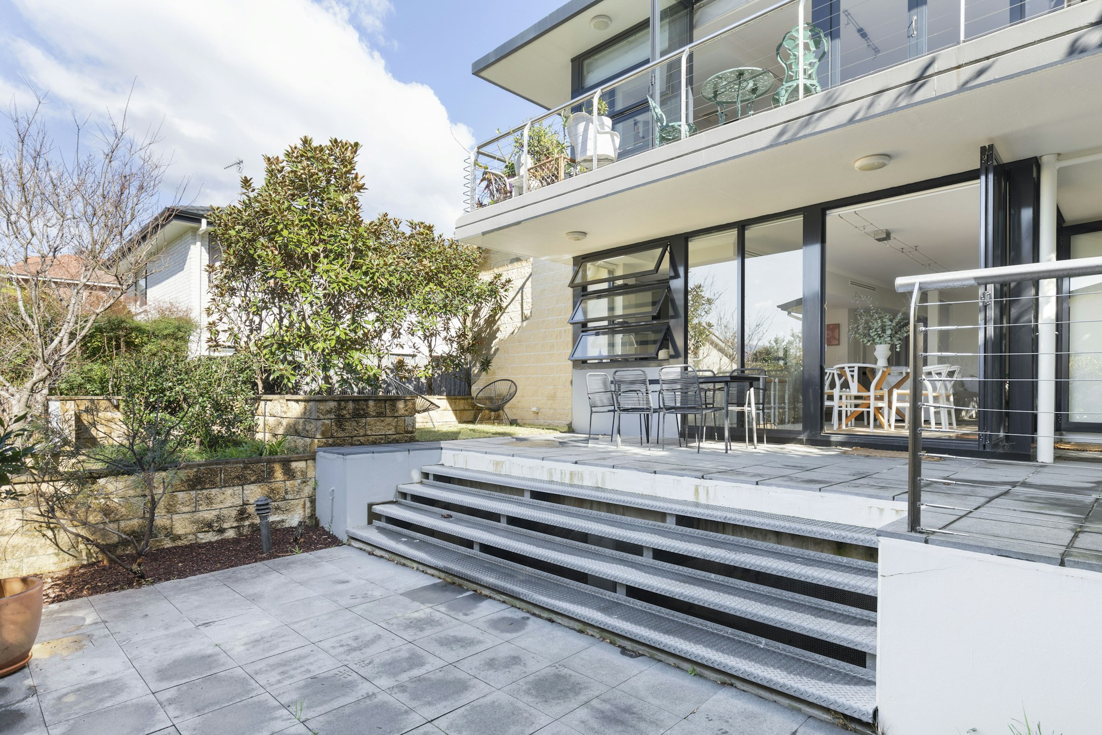 balcony