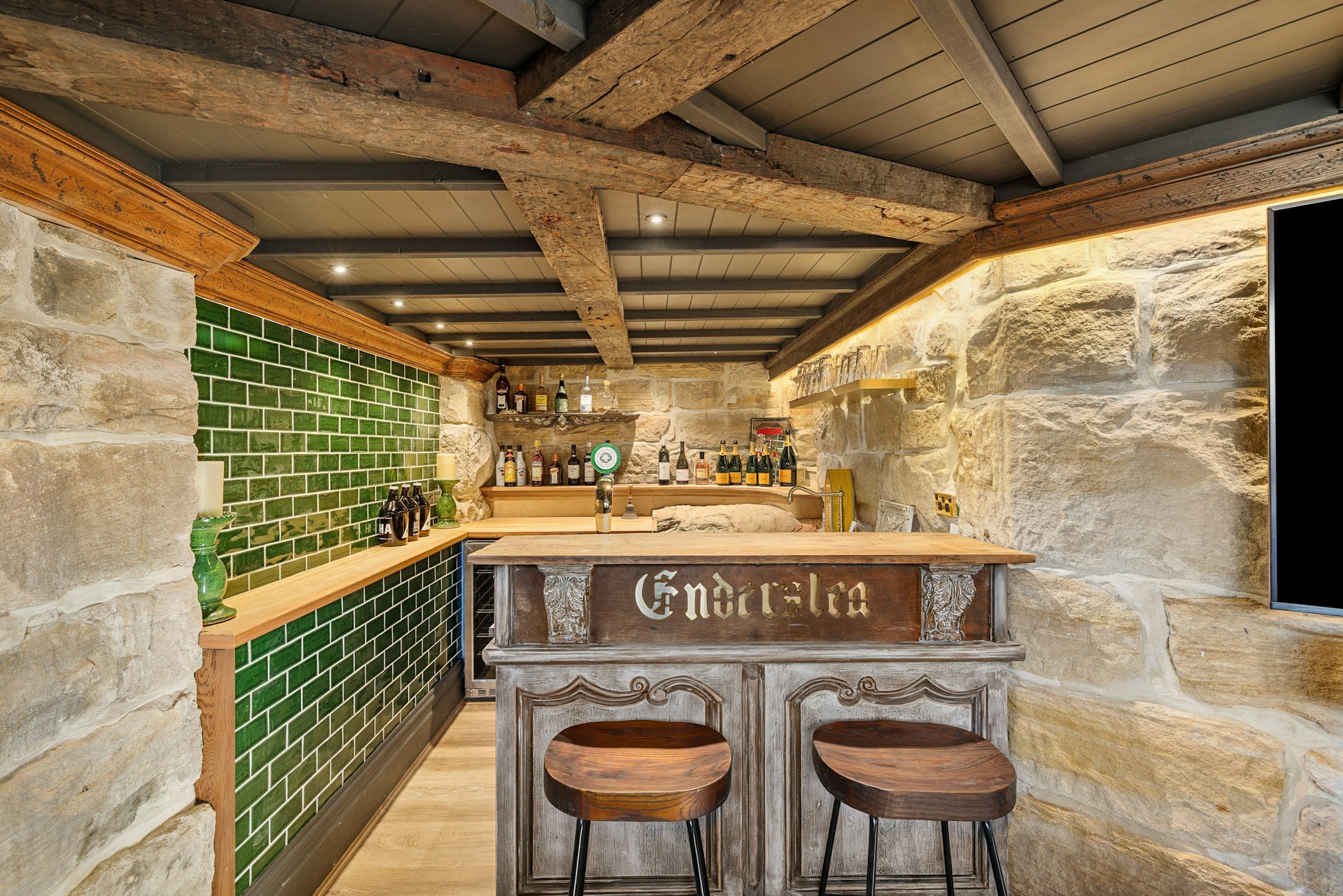 bar