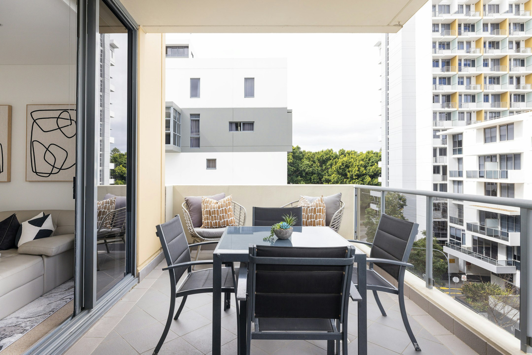 balcony