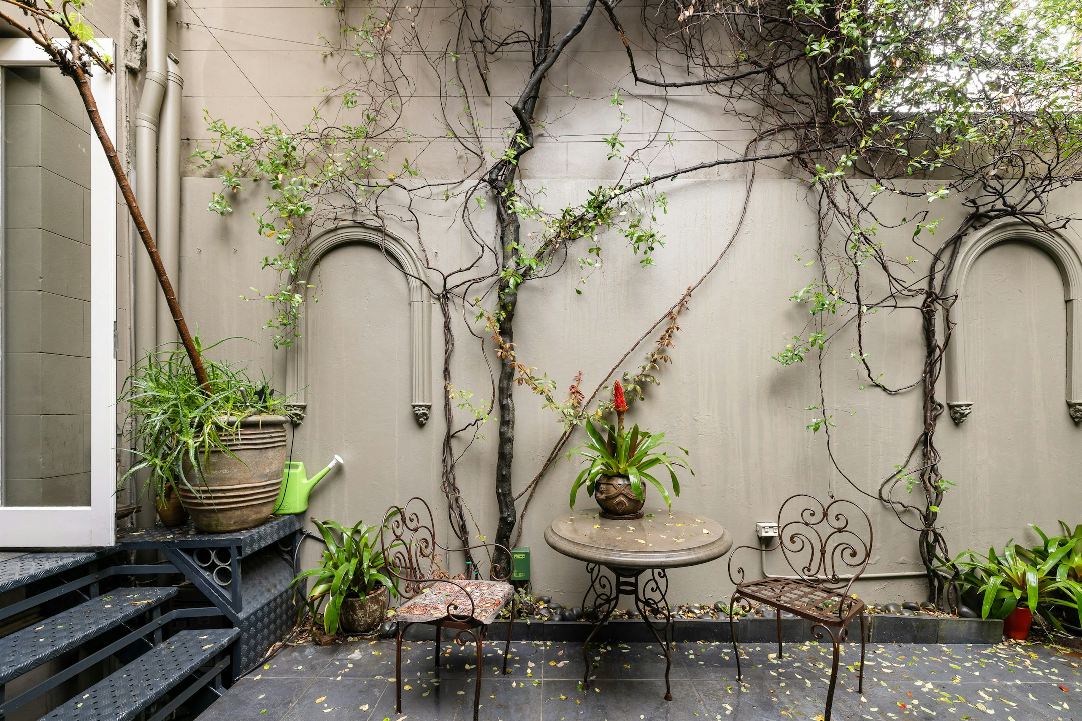 balcony
