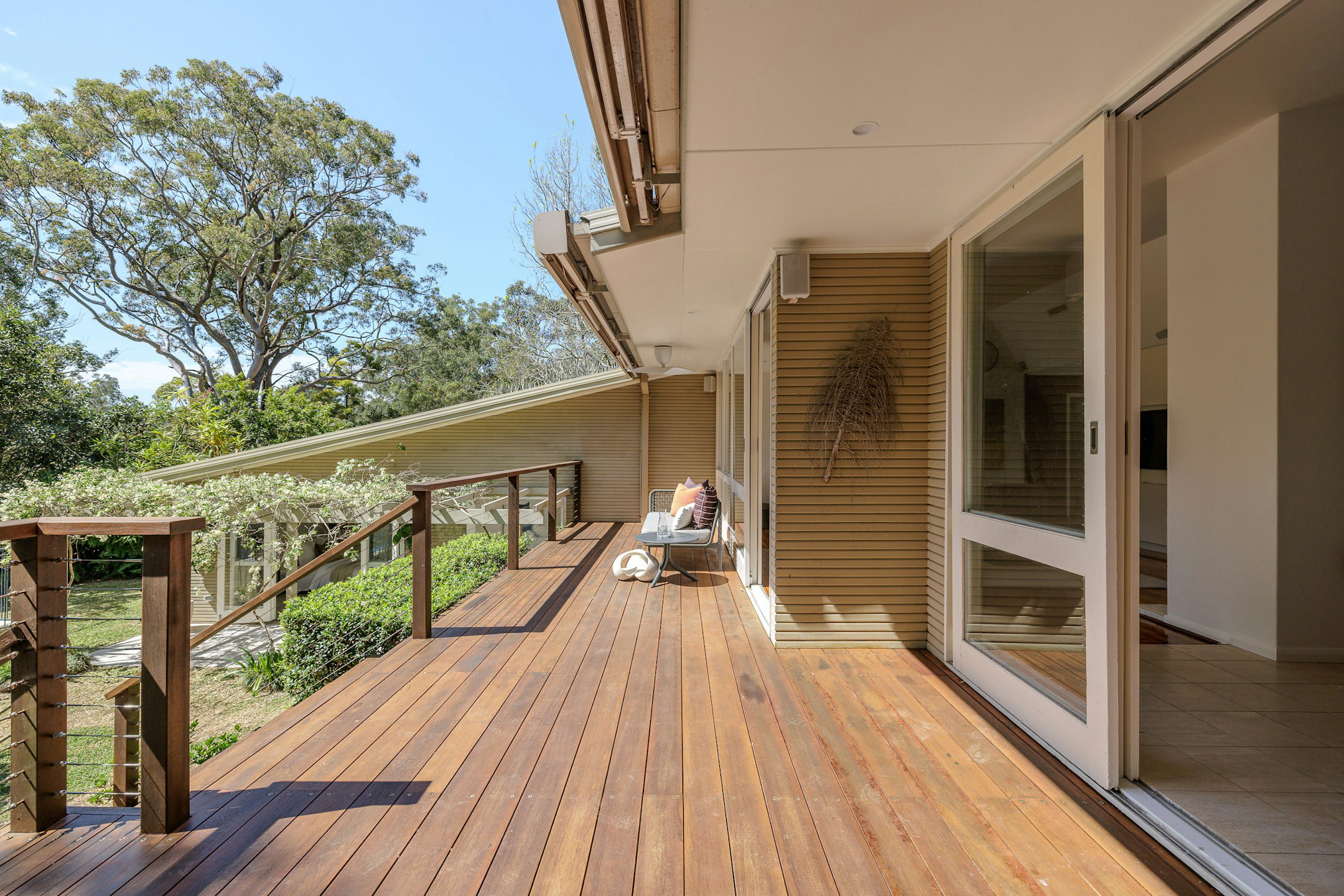 balcony