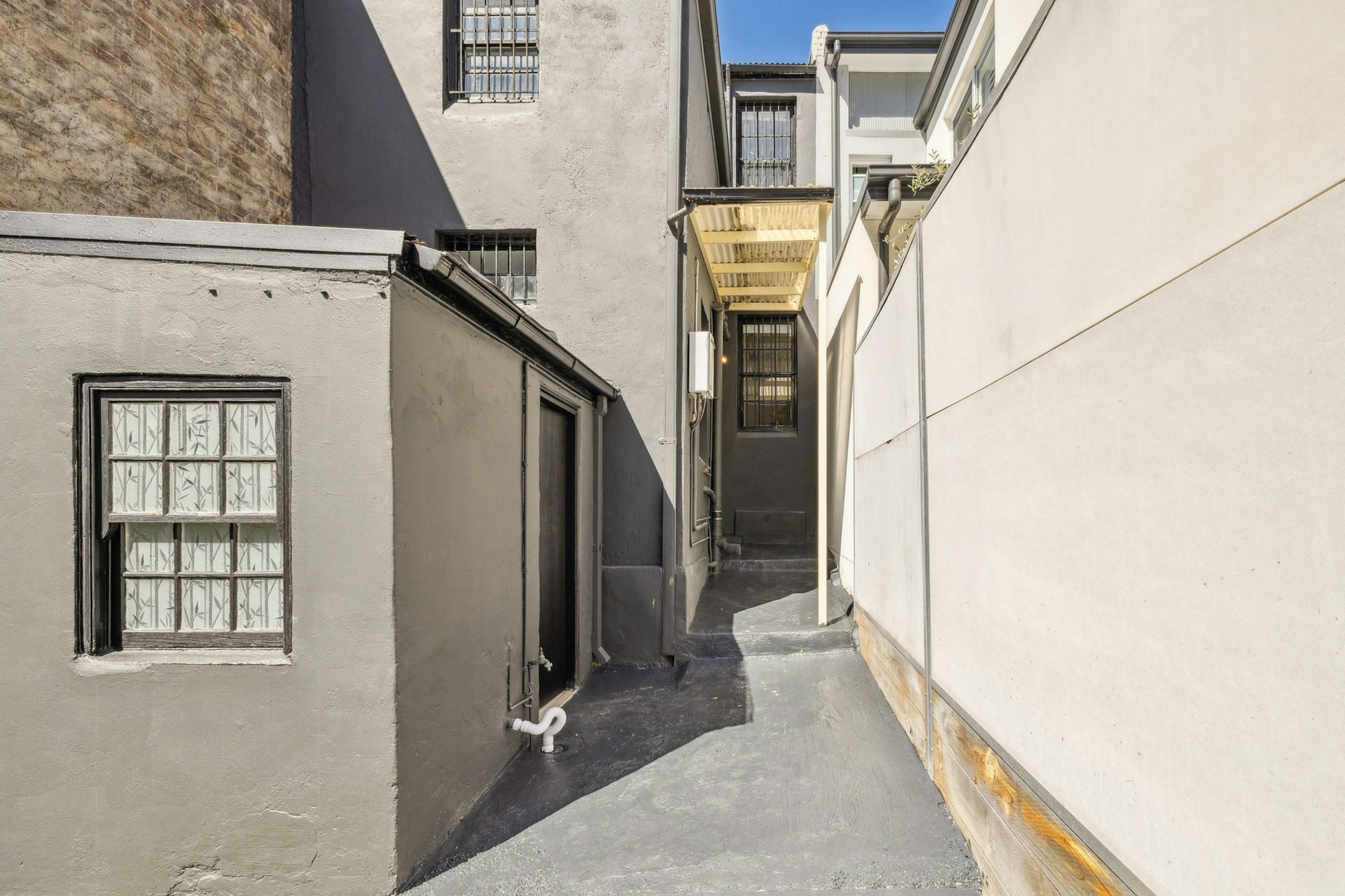 alley