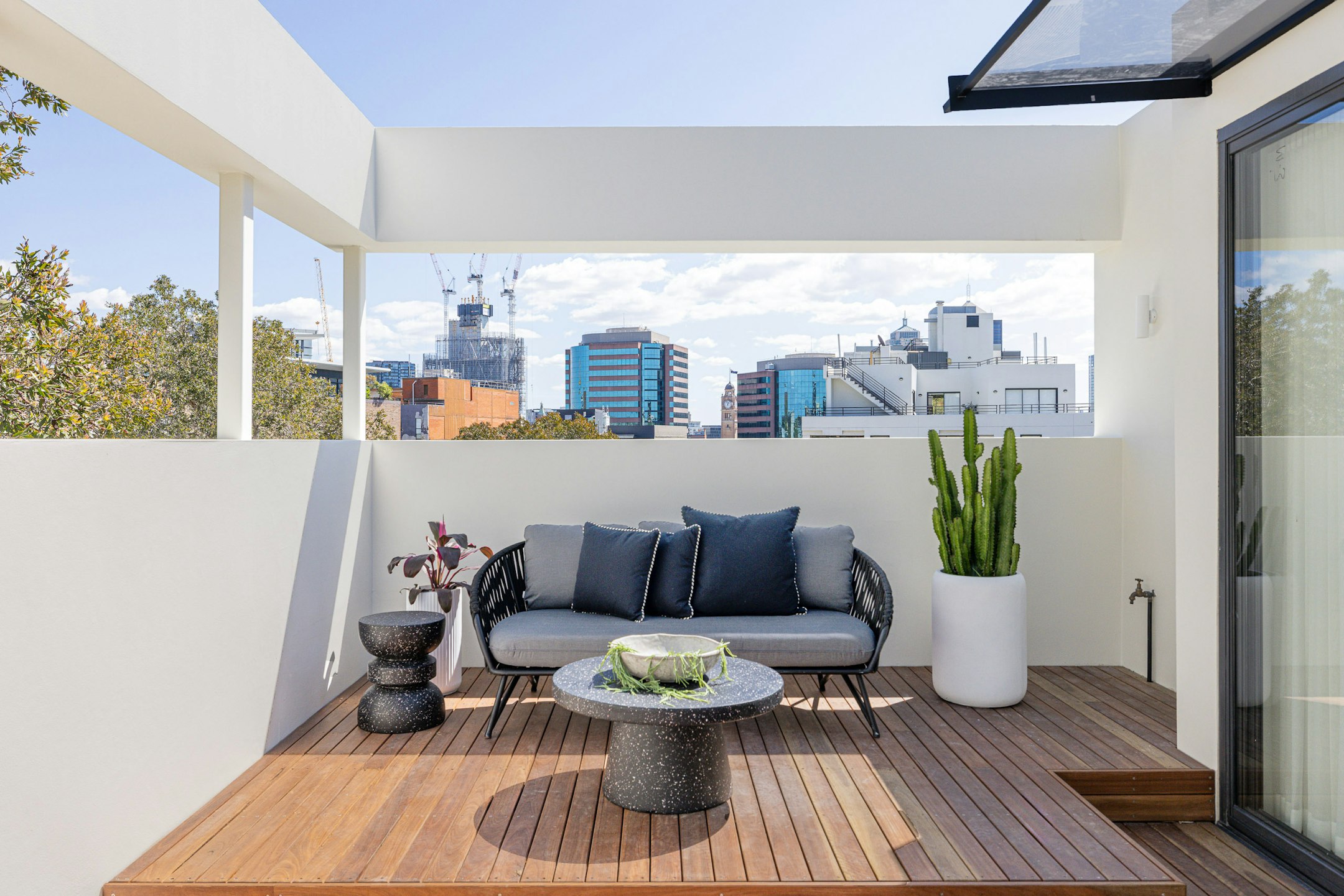 balcony