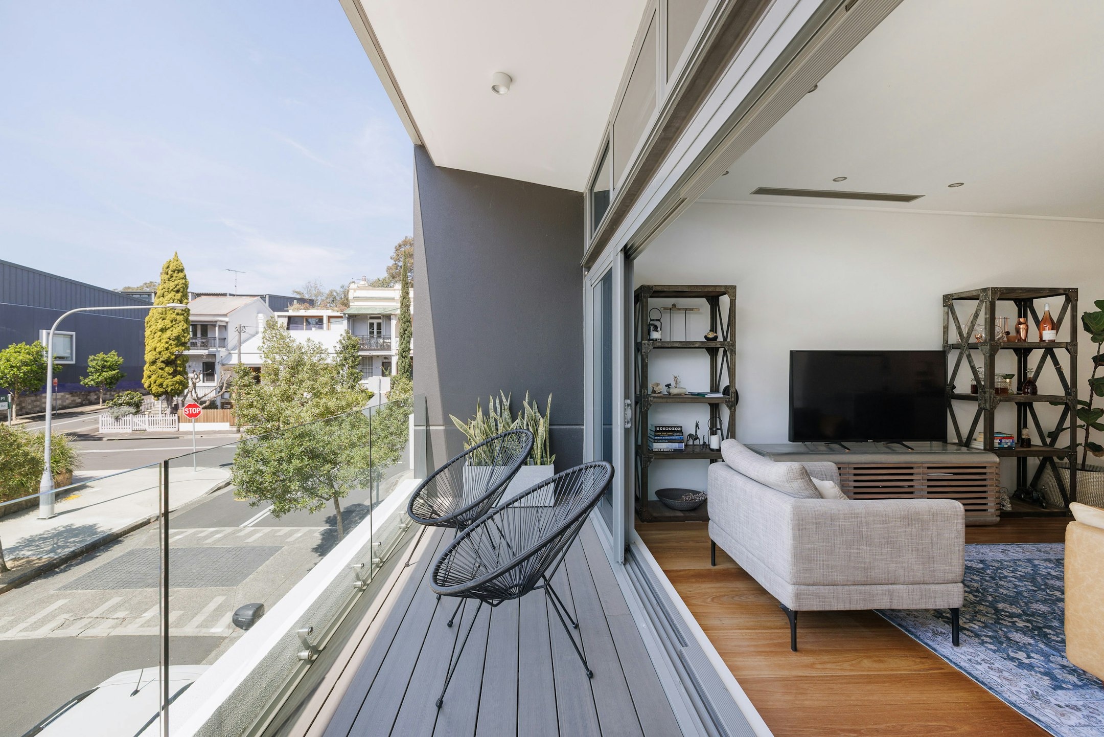 balcony