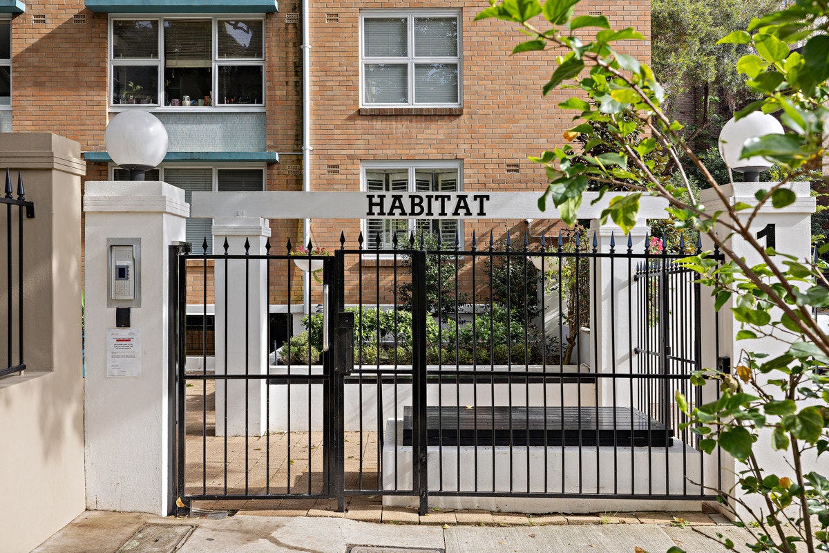 gate