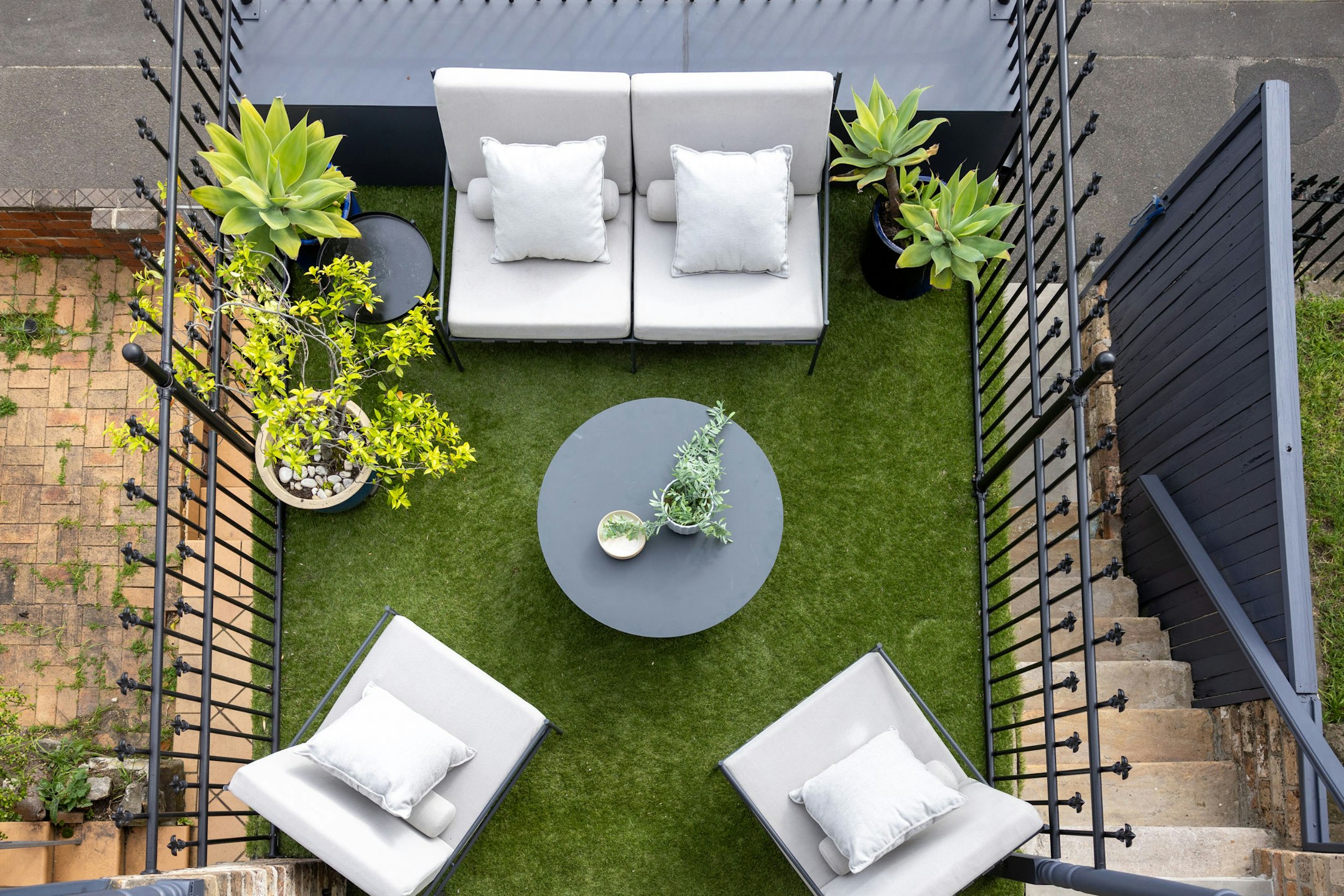 balcony