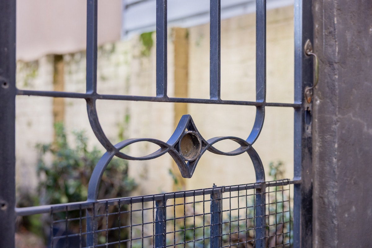 gate