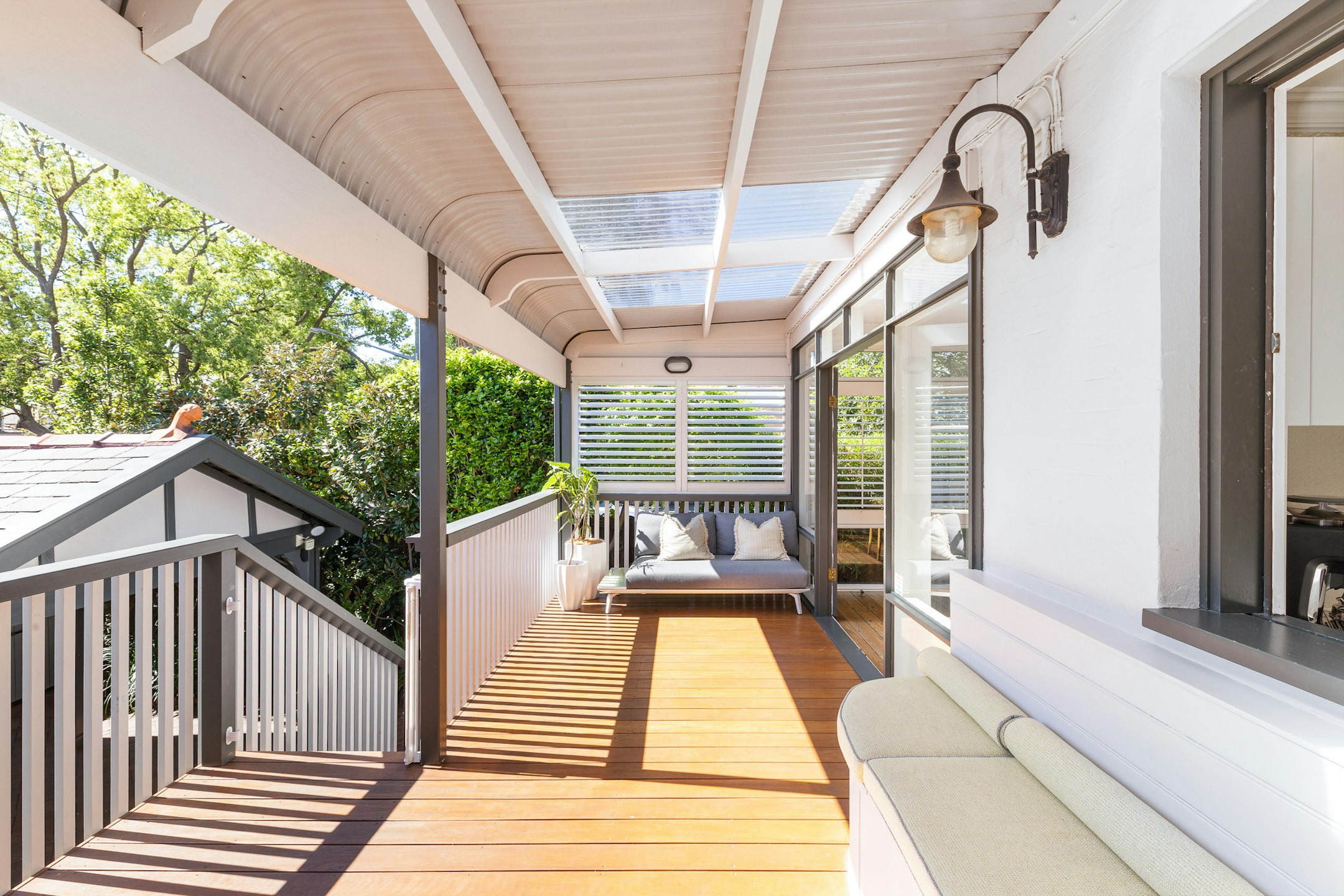 balcony