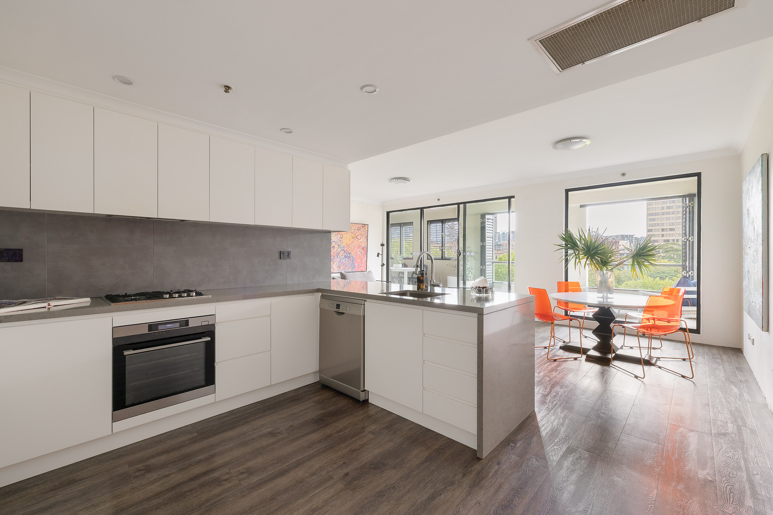 806/242 Elizabeth Street, Surry Hills - Thumbnail 4