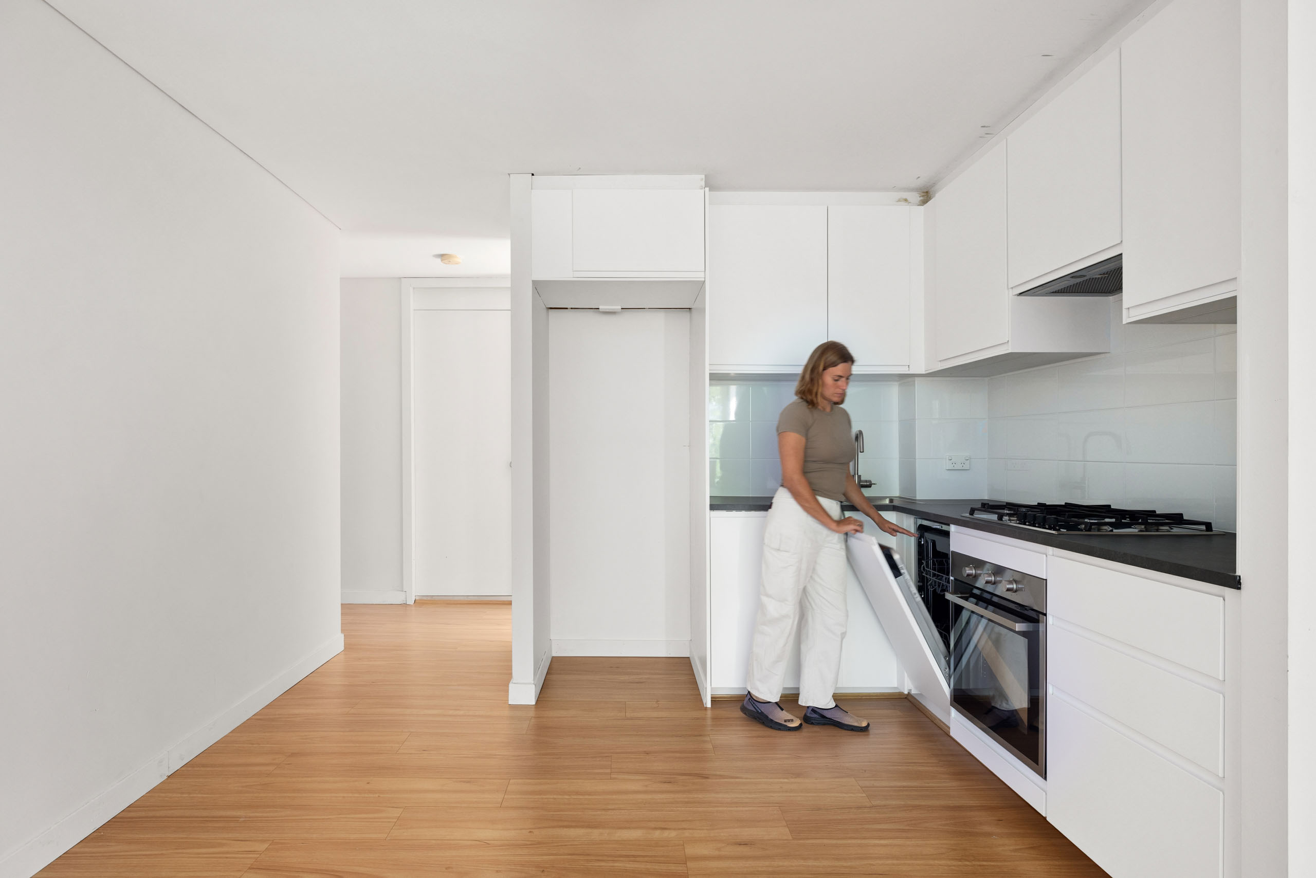 604/8 Cooper Street, Surry Hills - Thumbnail 6
