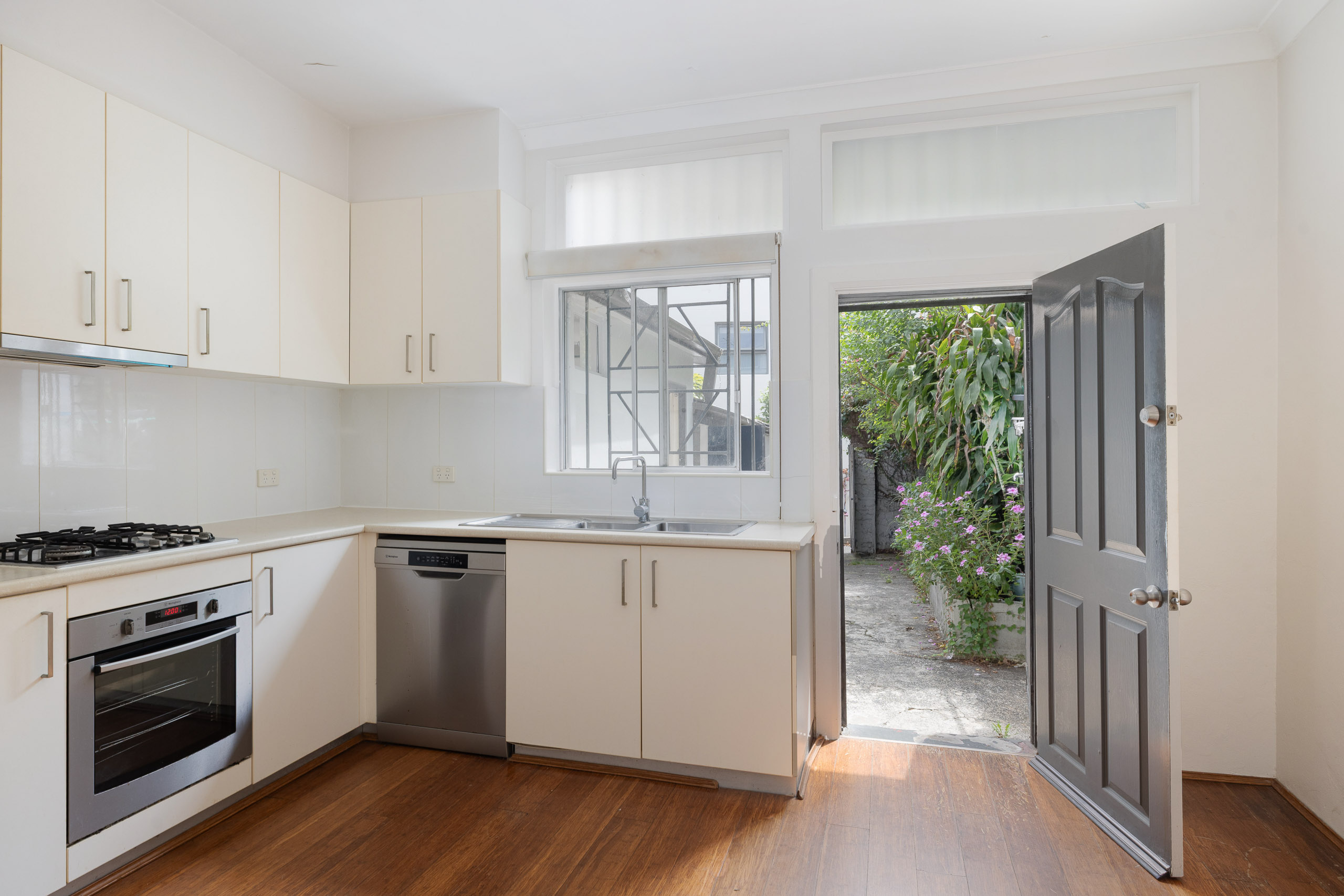 76 Sophia Street, Surry Hills - Thumbnail 4
