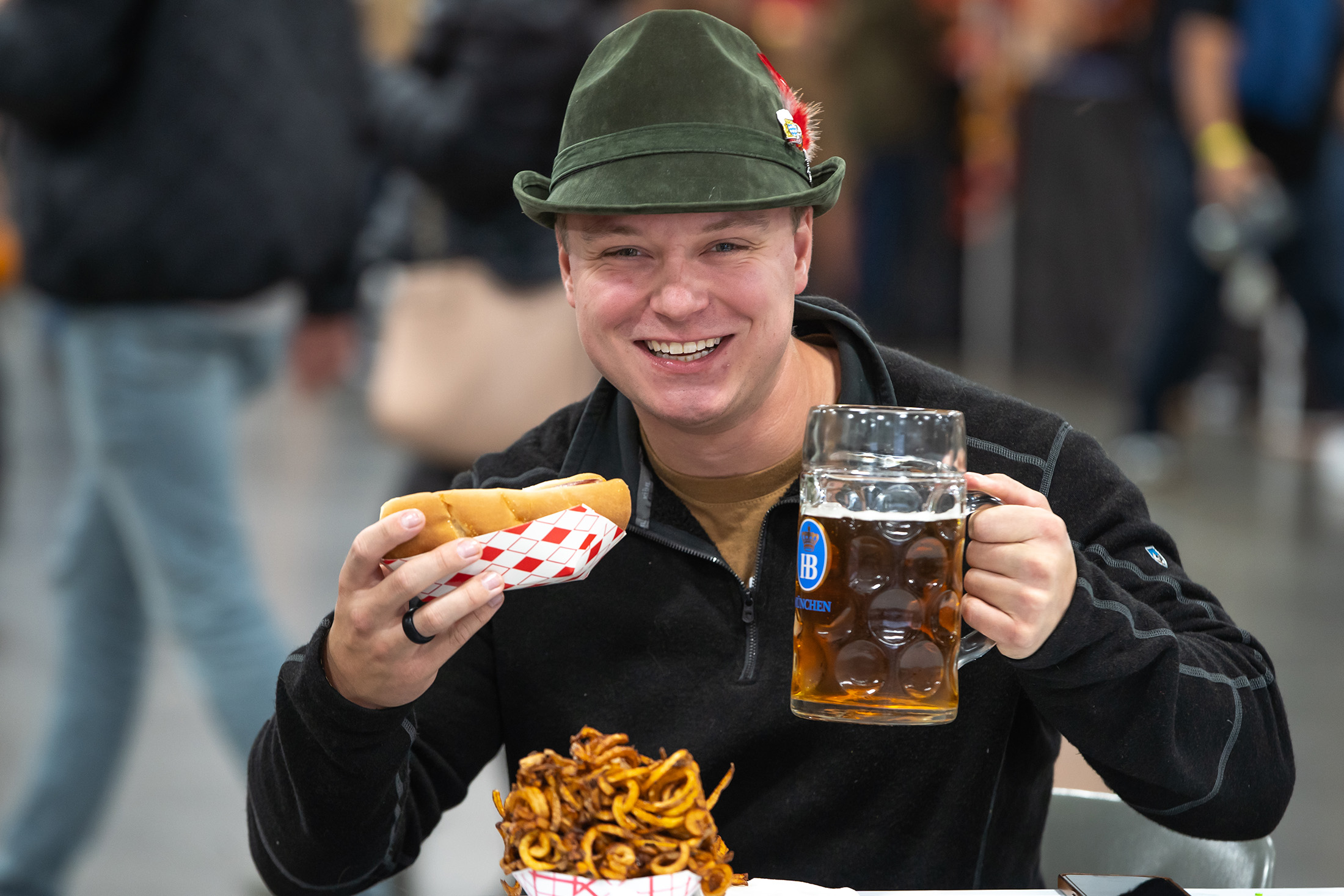 Guest with food and stein