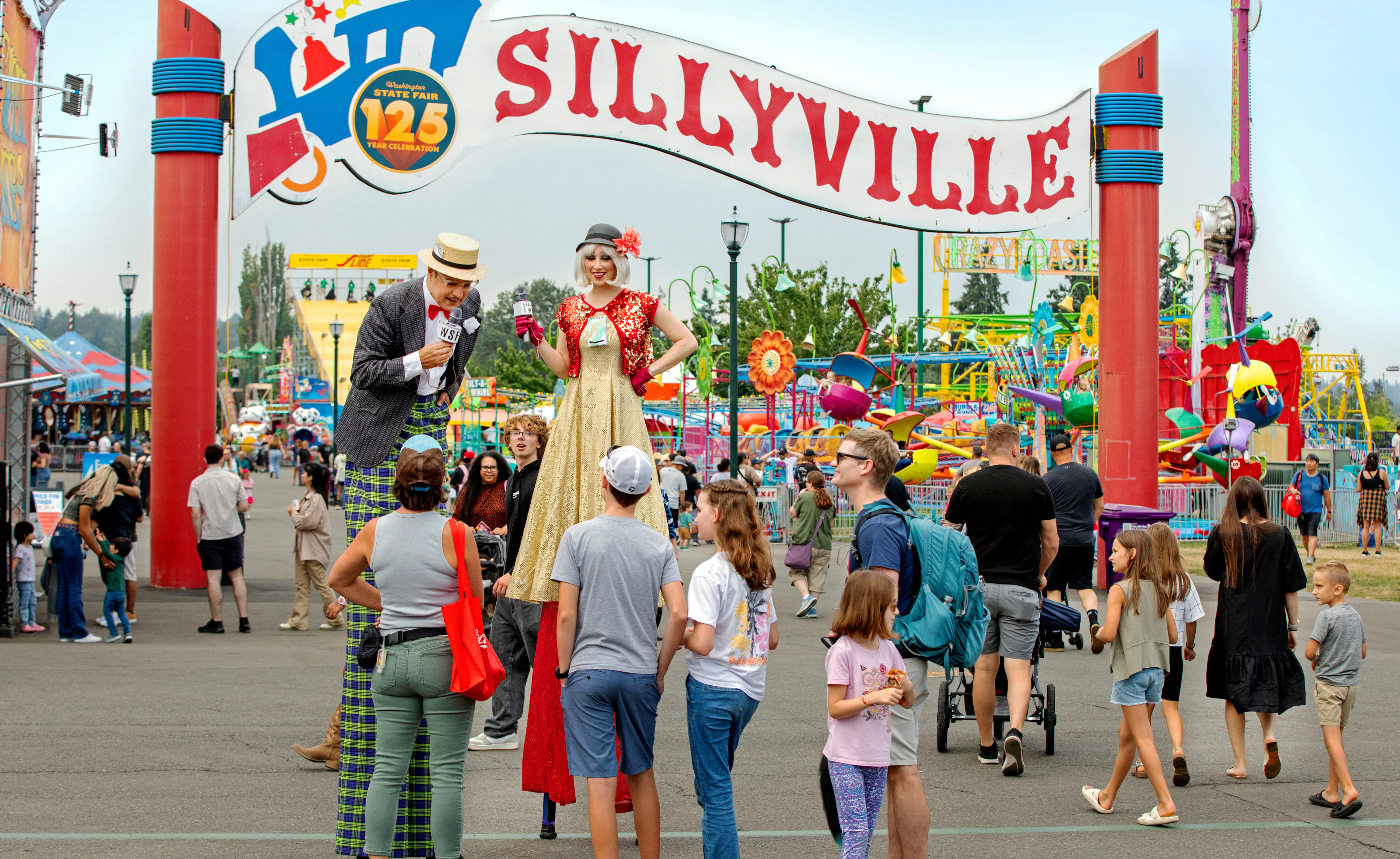 Sillyville Sign with guests around entertainers