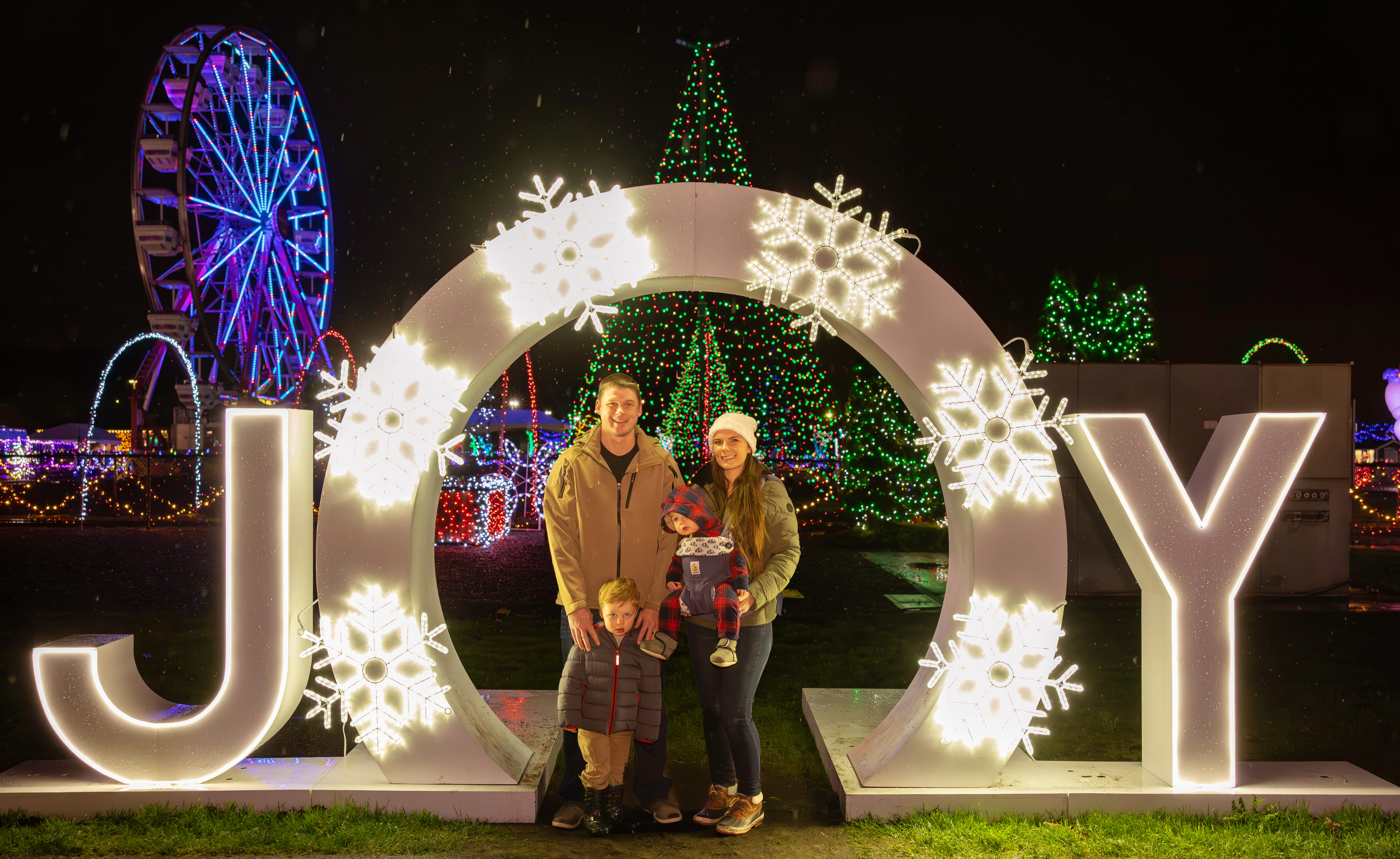 JOY Snowflake arch